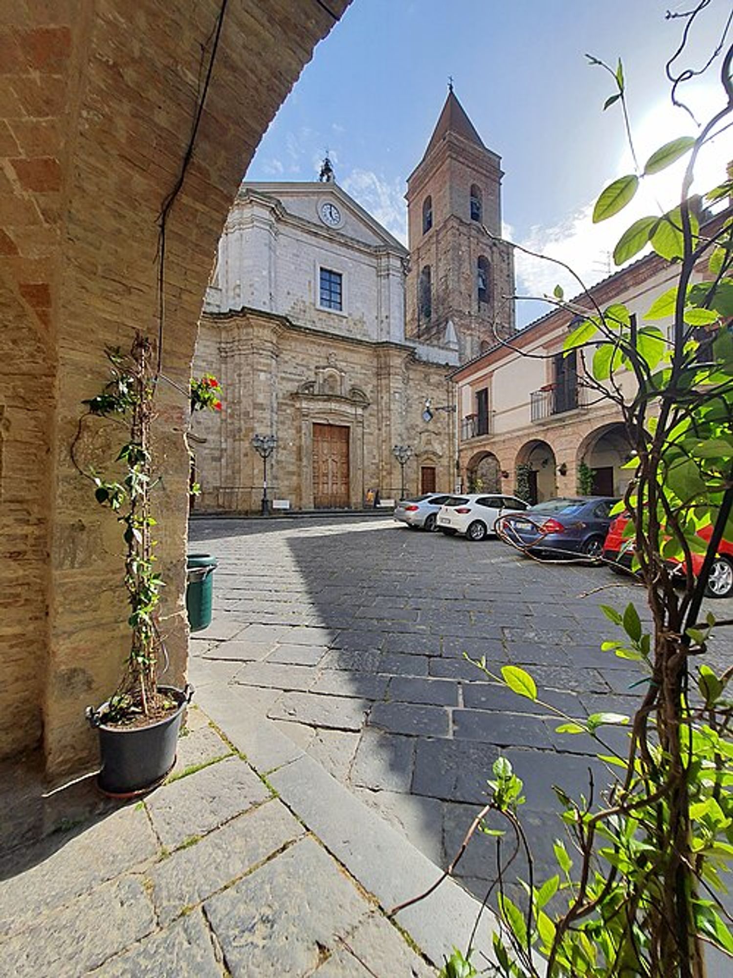 An image of Insigne collegiata parrocchiale di Santa Maria Maggiore from Wikipedia
<a href="https://commons.wikimedia.org/wiki/File:Chiesa_madre_Guglionesi.jpg">Image</a> licensed under <a href="https://creativecommons.org/licenses/by-sa/4.0" >CC BY-SA 4.0</a? by <a href="//commons.wikimedia.org/w/index.php?title=User:Alessiocav&amp;action=edit&amp;redlink=1" class="new" title="User:Alessiocav (page does not exist)">Alessiocav</a>