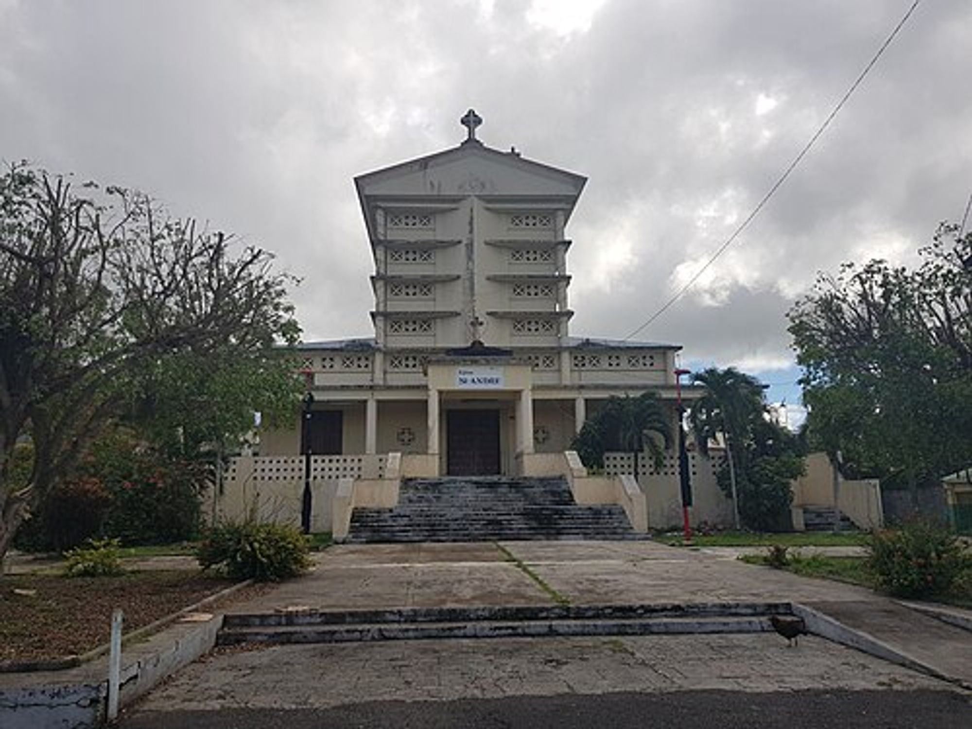 An image of Église Saint-André de Morne-à-l'Eau from Wikipedia
<a href="https://commons.wikimedia.org/wiki/File:%C3%89glise_Saint-Andr%C3%A9_de_Morne-%C3%A0-l%27Eau_Guadeloupe_2.jpg">Image</a> licensed under <a href="https://creativecommons.org/licenses/by-sa/4.0" >CC BY-SA 4.0</a? by <a href="//commons.wikimedia.org/wiki/User:Enrevseluj" title="User:Enrevseluj">Enrevseluj</a>