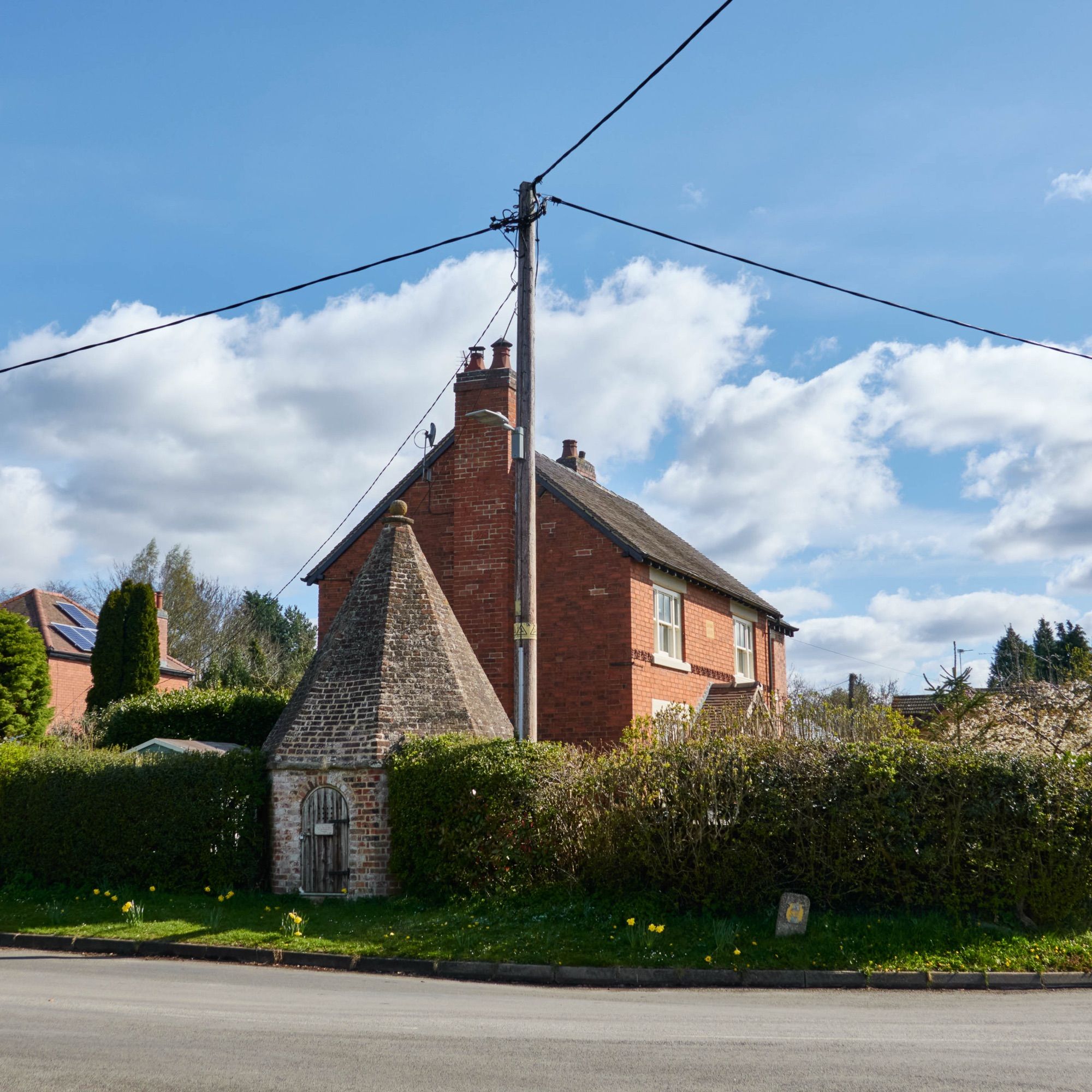 Village lock-up, Packington. I’d imagine that a fair few drunks sobered up in here! Also used as the village ARP base in WWII. Part of a project exploring Leicestershire’s parishes.