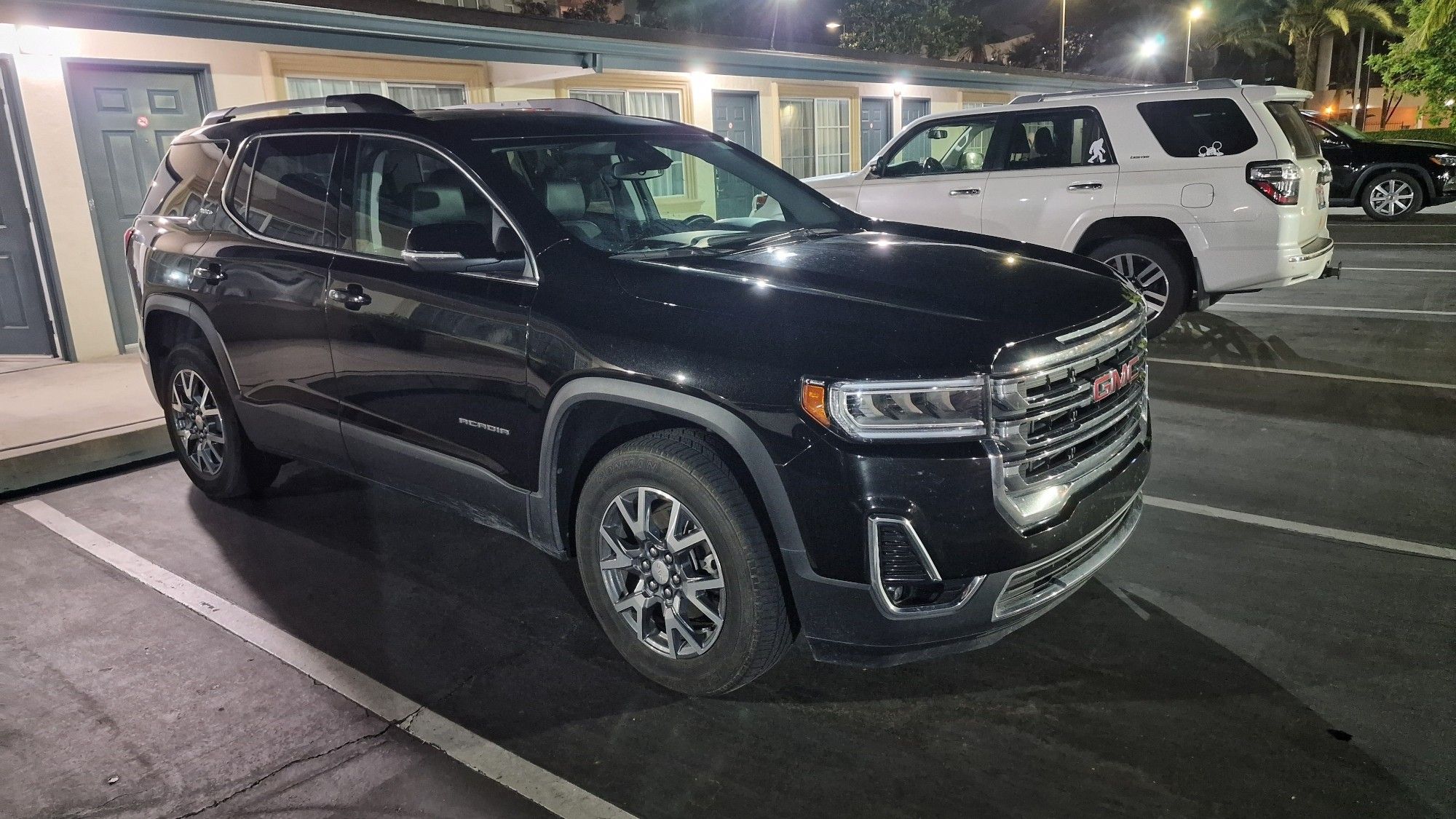 A rather large, or indeed massive, GMC Acadia.