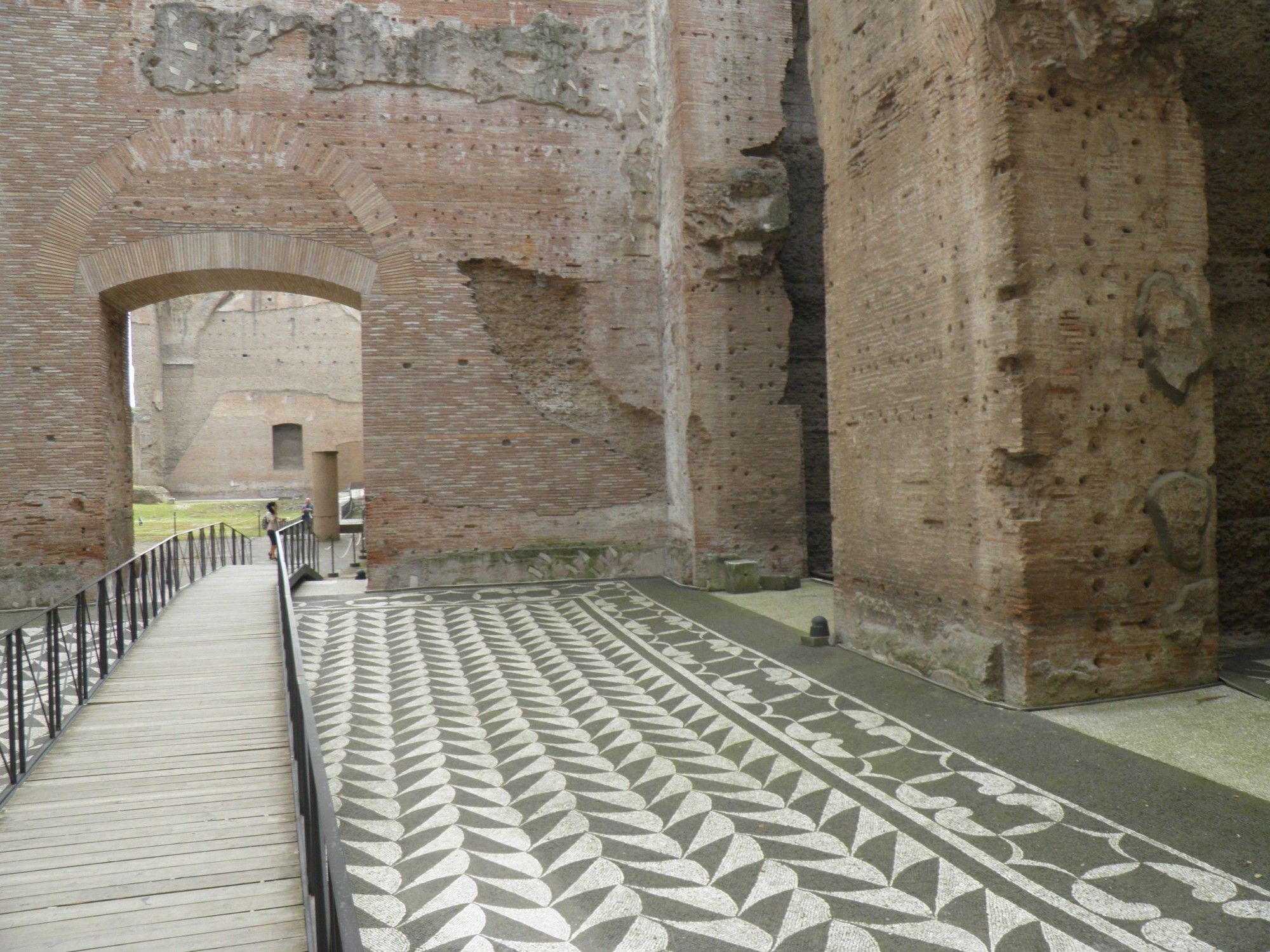 Picture by Gzen92, Wikimedia, Thermes de Caracalla à Rome