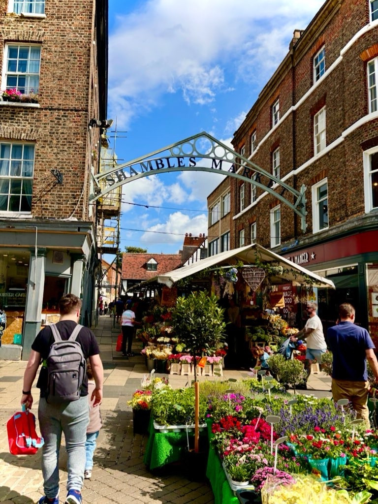 an image of a flower market stall 