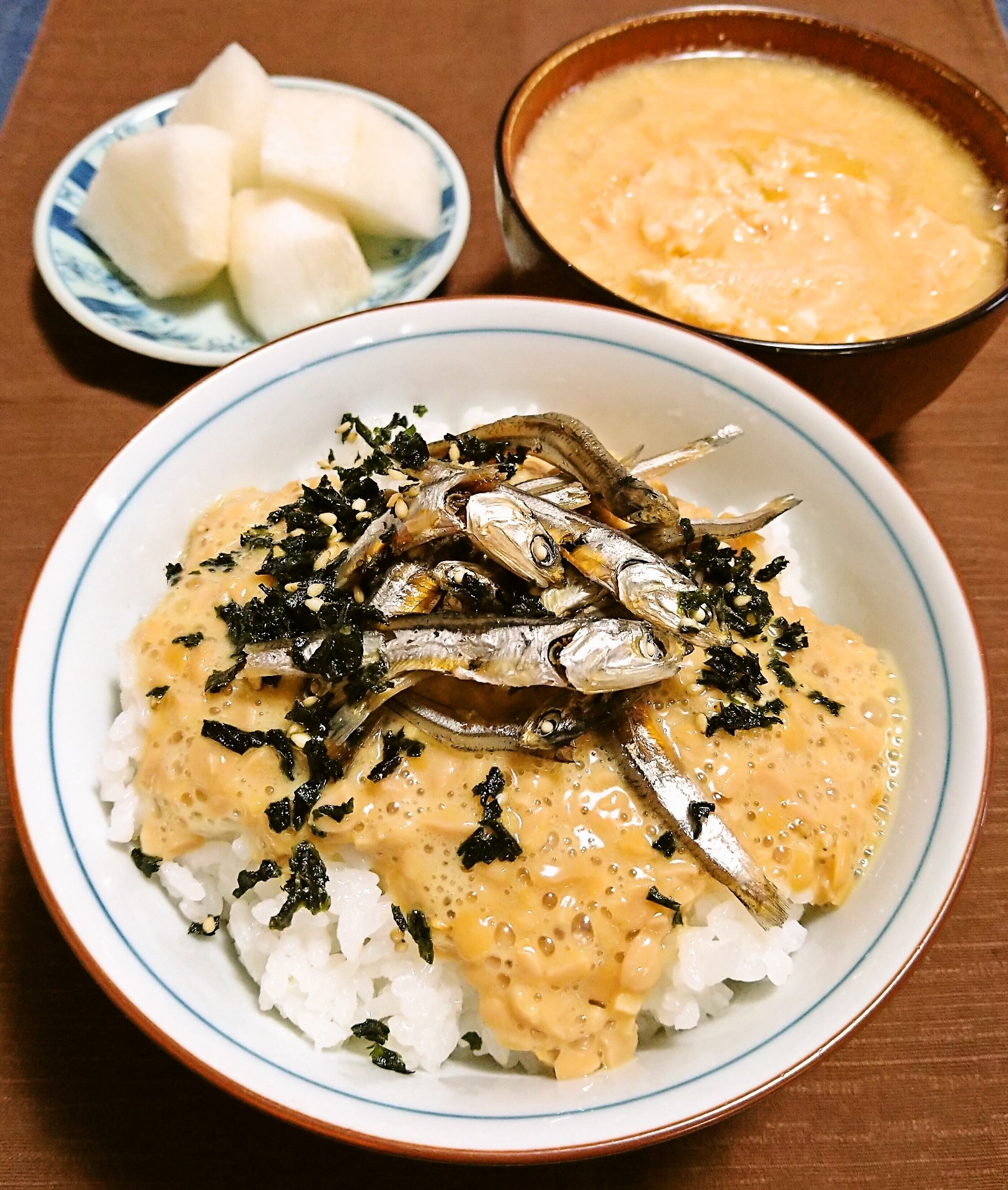 朝食　納豆ごはん
breakfast, natto rice!