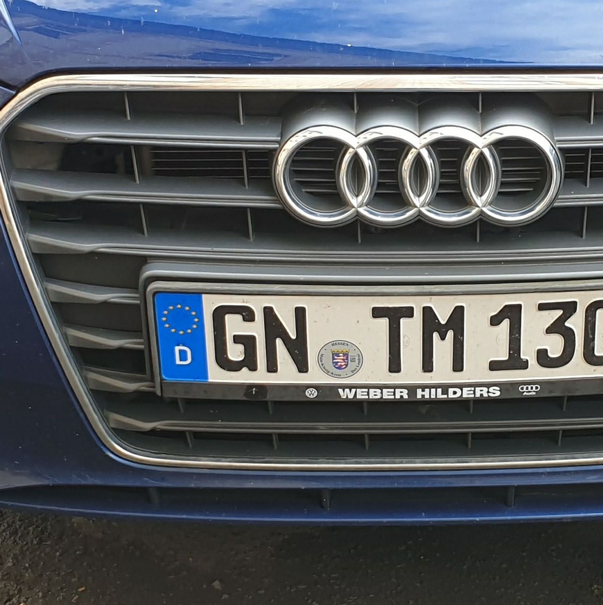 Nummernschild: GNTM 13...
Die letzten beiden Ziffern wurden unkenntlich gemacht