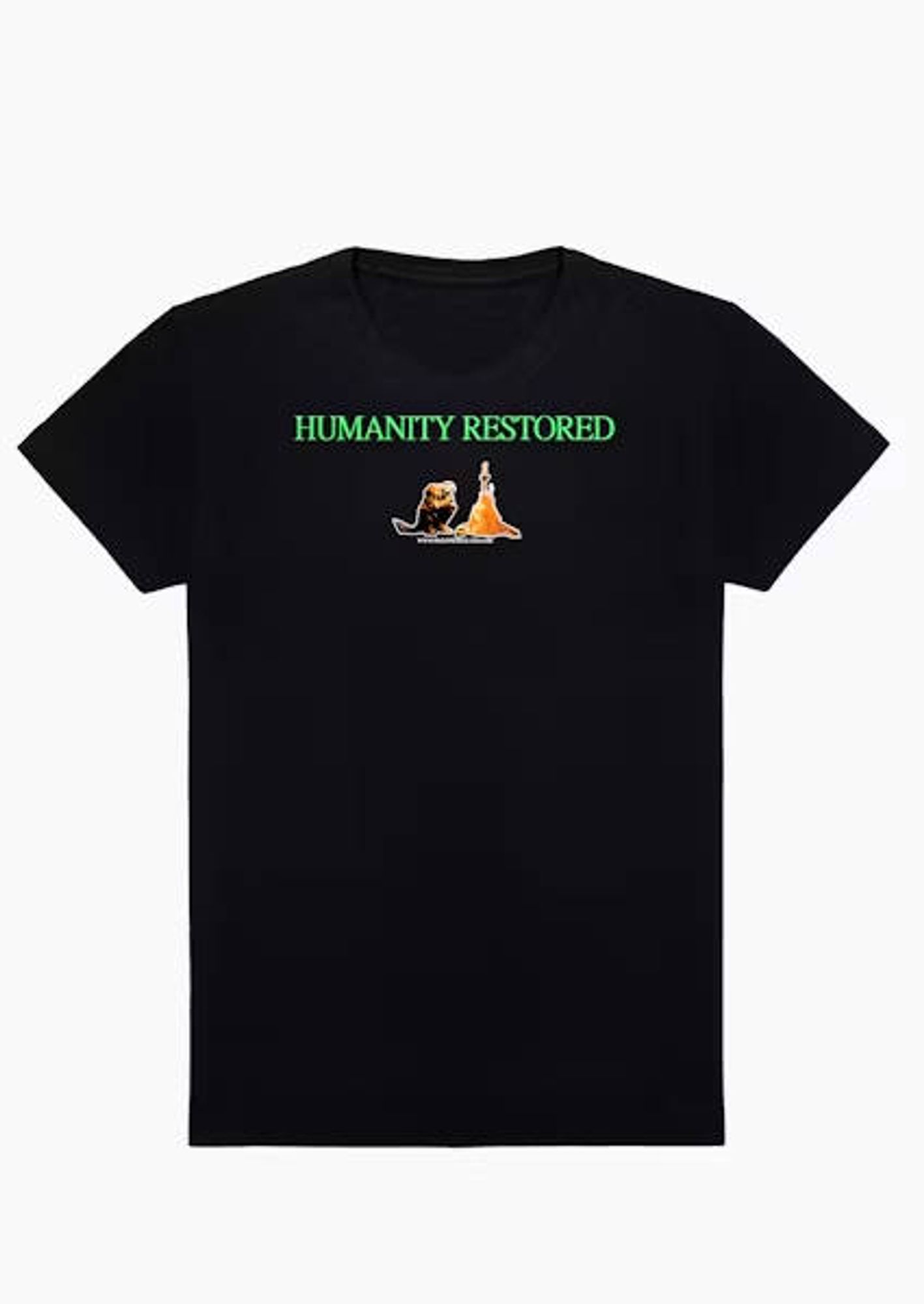 Camiseta do FAROFEIROS com a estampa HUMANITY RESTORED com um cavaleiro agachado em frente uma fogueira