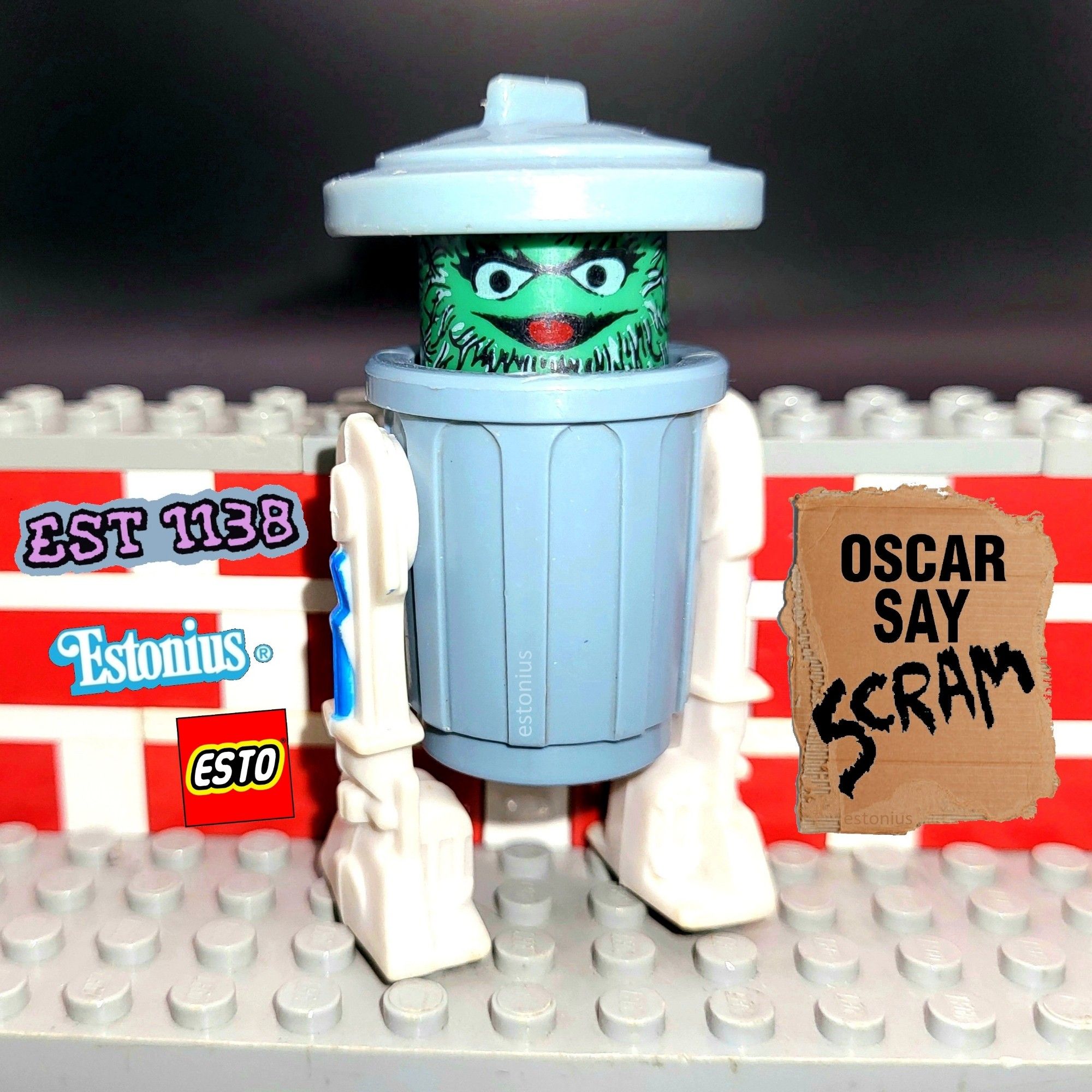 My Oscar The Grouch / R2-D2 Action Figure Kitbash Project 2.0
[with salvaged vintage Kenner Star Wars R2-D2 side legs (Jawa-procured via Planet eBay)]

robots, Sesame Street, FisherPriceLittlePeople, Little People, LittlePeople, Fisher~Price, Fisher-Price, Fisher Price, FisherPrice, action figures, action figure photography

Oscar-D2™ © Eric Olenslager - All Rights Reserved.