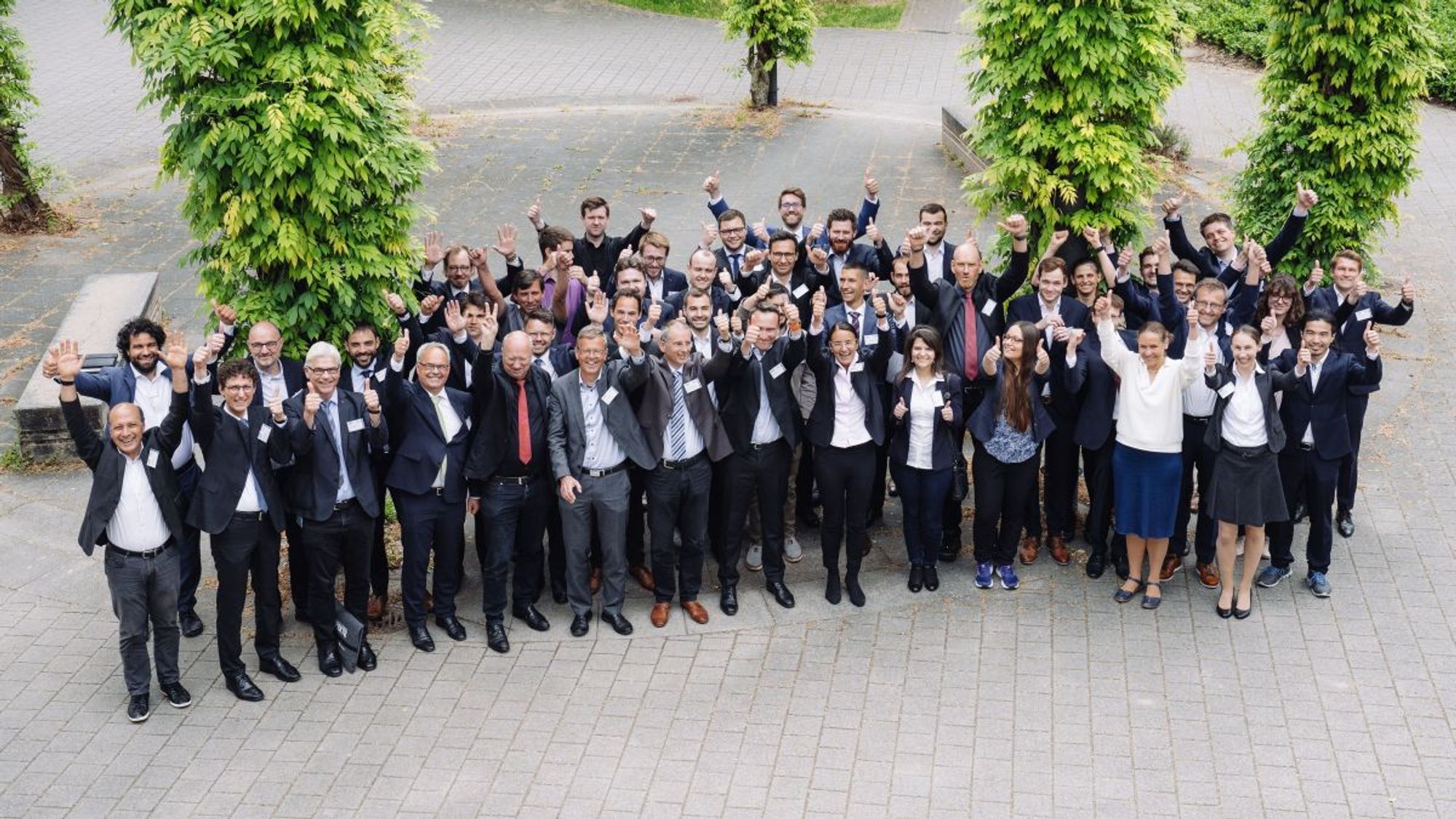 Teamfoto des SFB „Kreislauffabrik für das ewige Produkt“