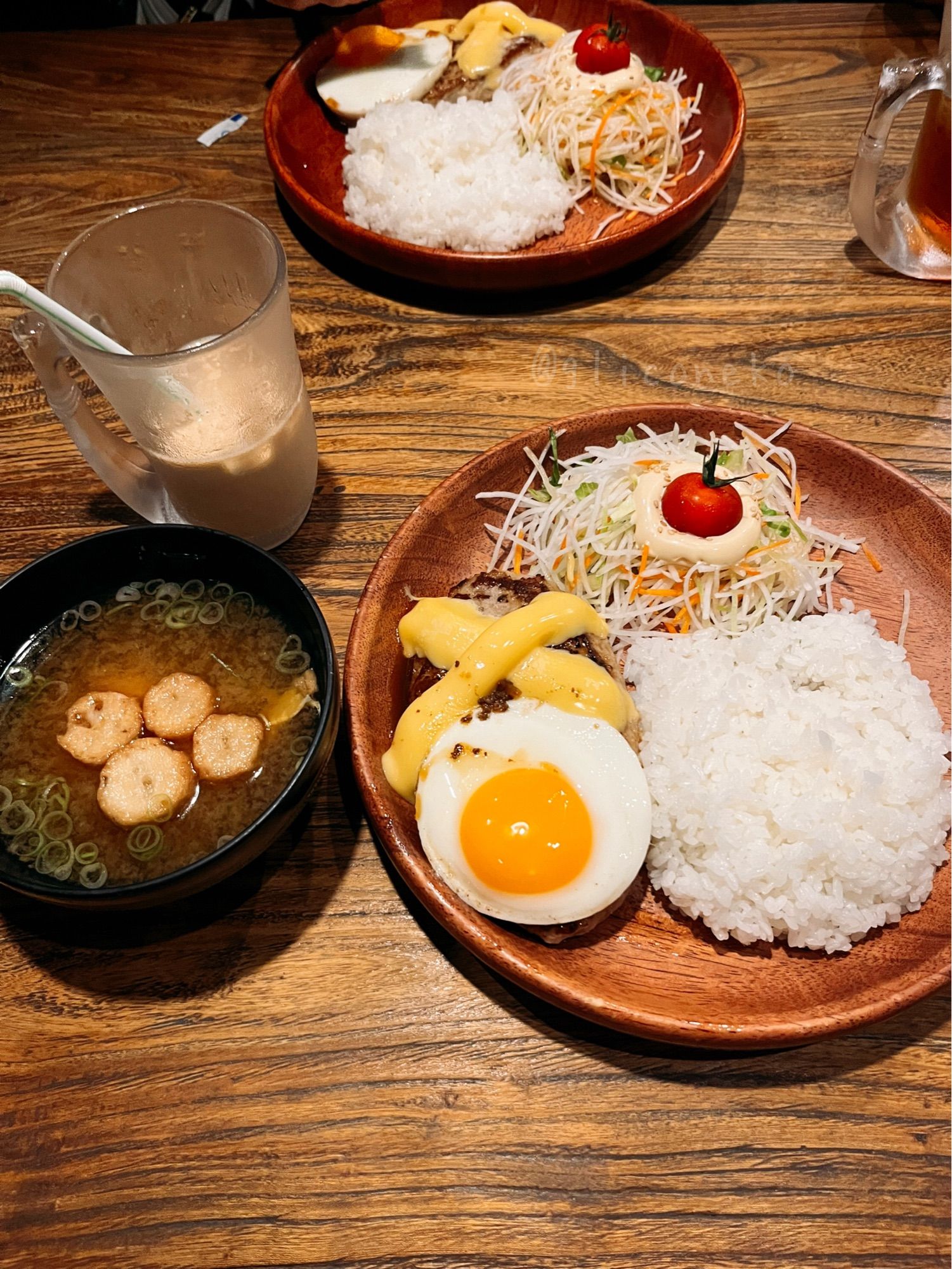 びっくりドンキーのチーズバーグディッシュにエッグトッピング😹