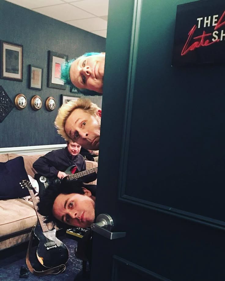 Photo of Green Day in the dressing room of the late late show with James Corden 