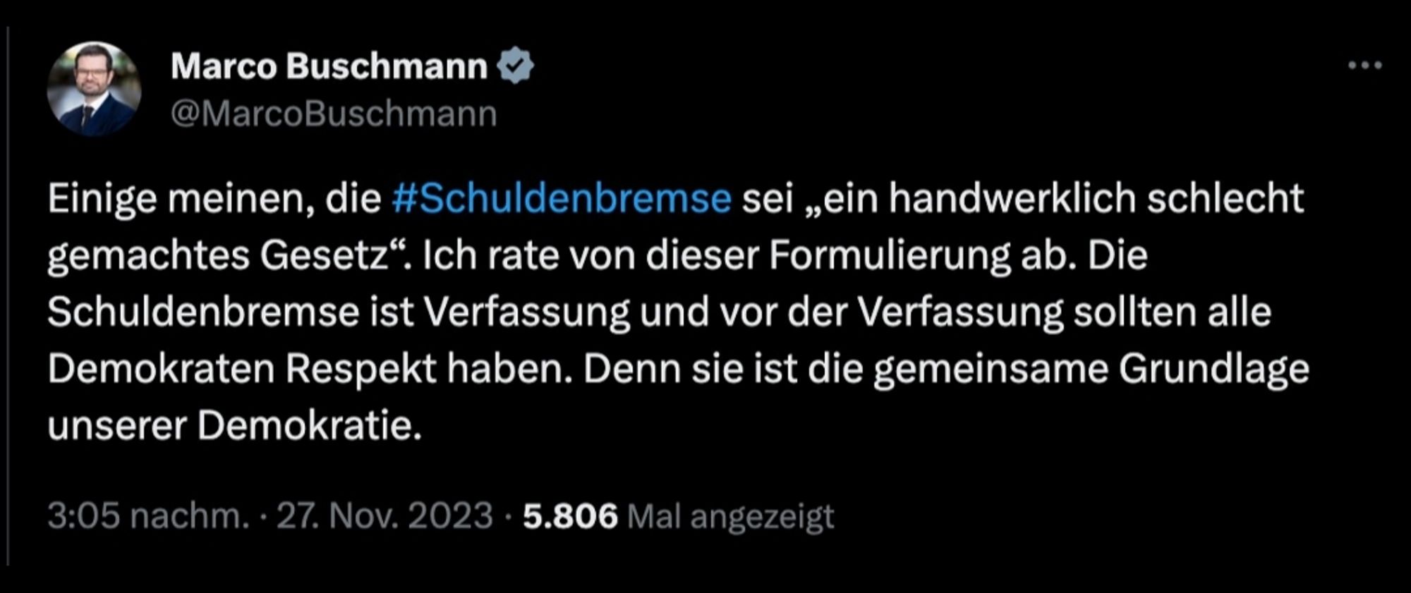 Marco Buschmann fordert in einem Tweet Zurückhaltung bei Kritik der Schuldenbremse, da es sich bei dieser um eine Verfassungsnorm und damit um eine geneinsame Grundlage unserer Demokratie handele