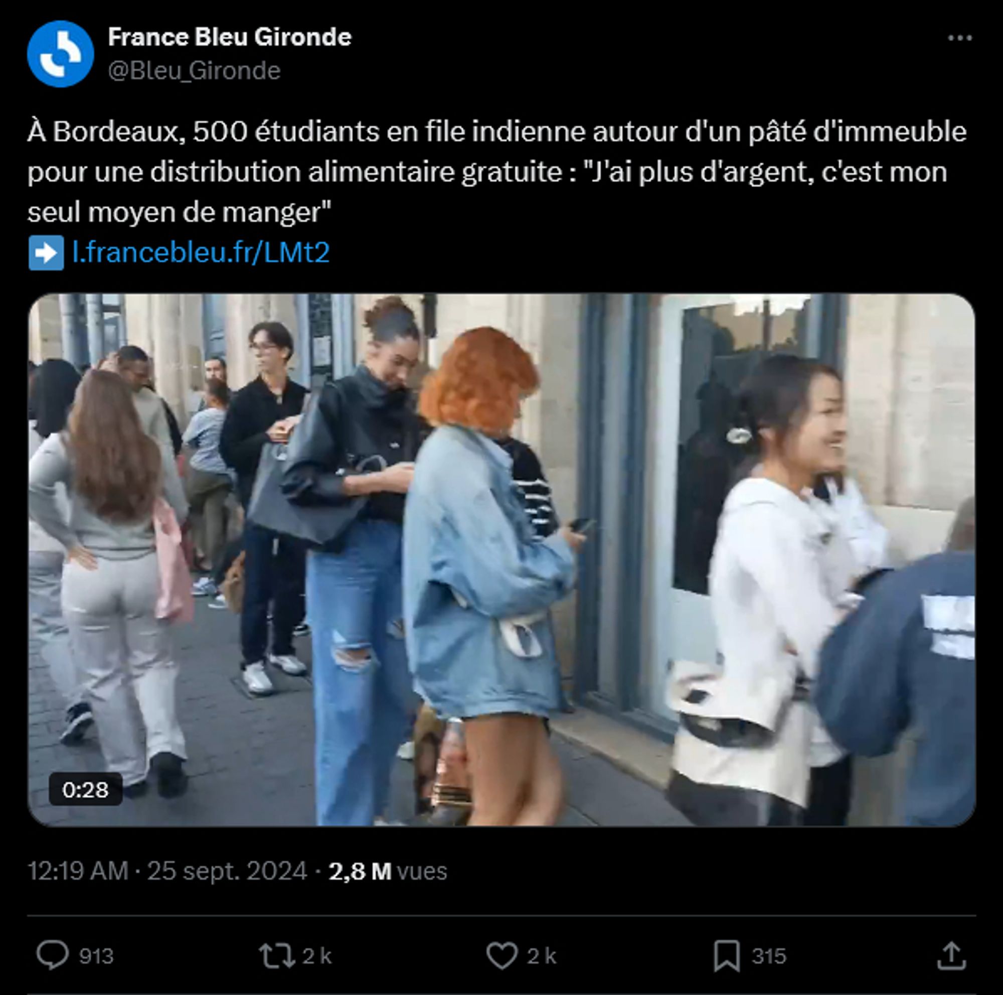 France Bleu Gironde
@Bleu_Gironde
À Bordeaux, 500 étudiants en file indienne autour d'un pâté d'immeuble pour une distribution alimentaire gratuite : "J'ai plus d'argent, c'est mon seul moyen de manger"
➡️ https://l.francebleu.fr/LMt2