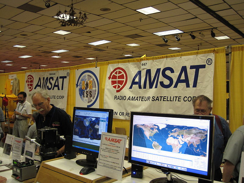 Bild Jeff Davis CC3.0
AMSAT auf einer Messe in Europa