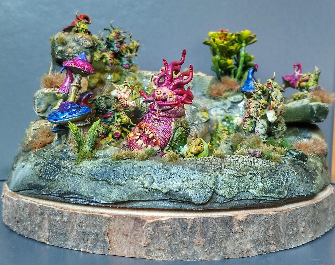 Sideview of the finished diorama.