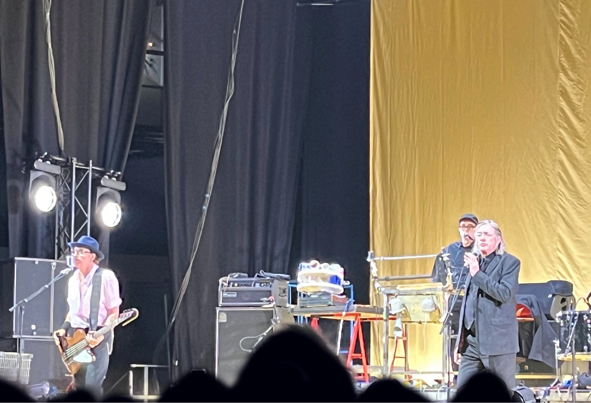 Foto vom Konzert der Band Einstürzende Neubauten