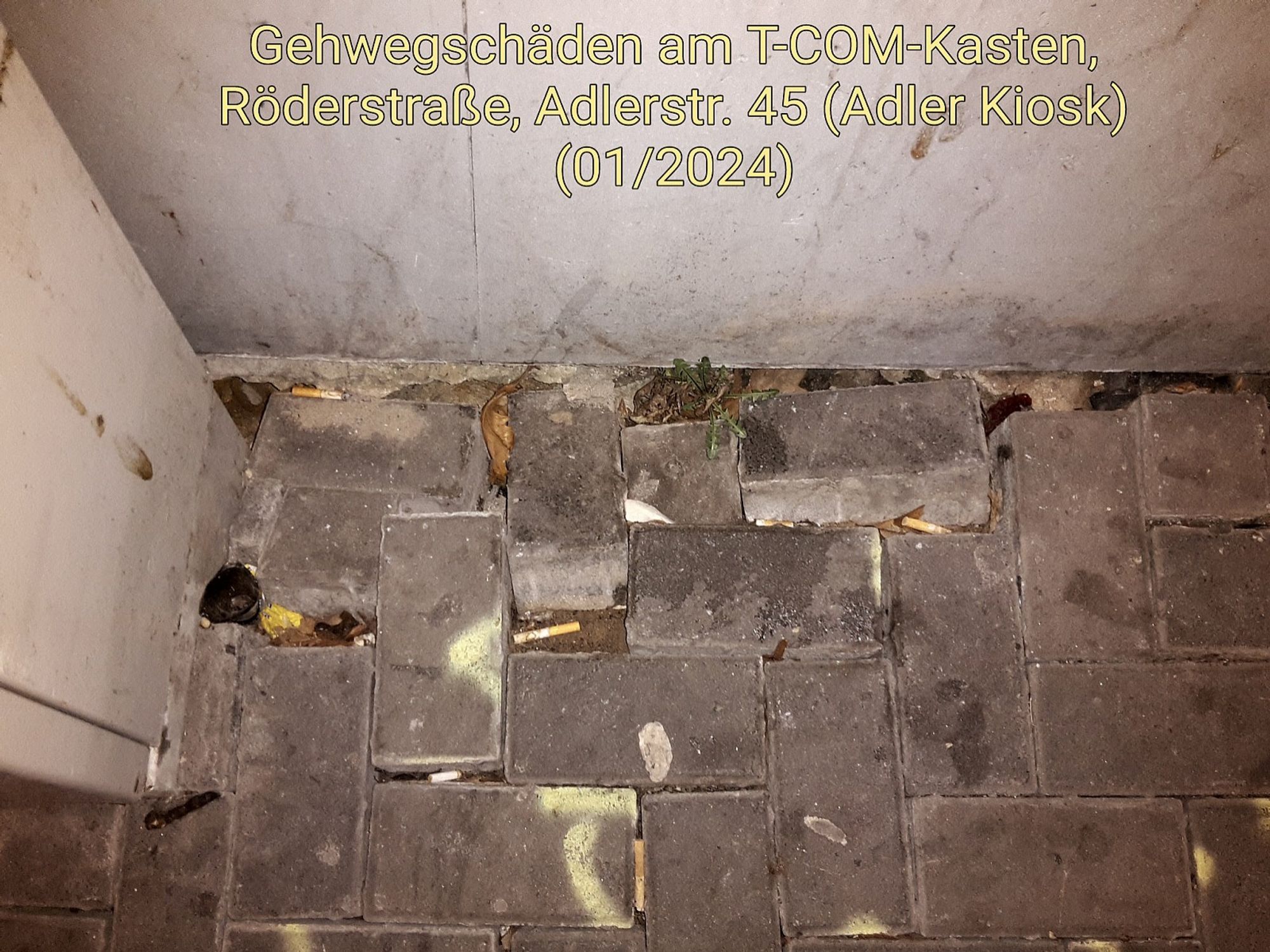 Gehwegschäden am T-COM-Kasten, 65183 Wiesbaden, Röderstraße, Haus Adlerstr. 45 (Adler Kiosk) - NAHAUFNAHME