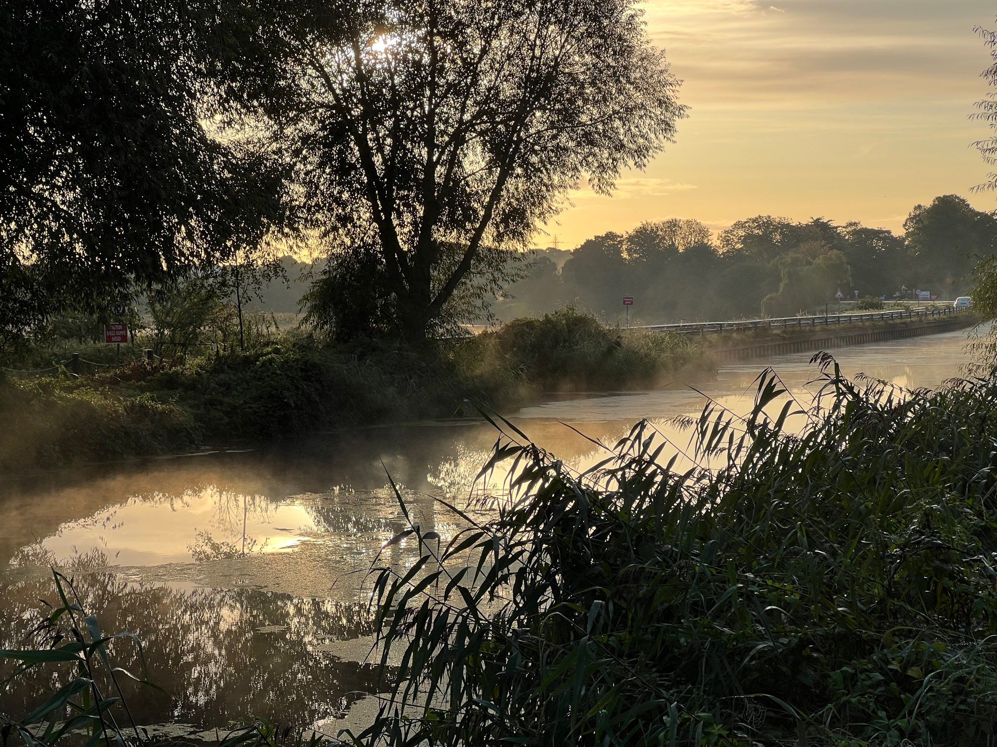 Photo of the Exeter canal near Countess Weir.