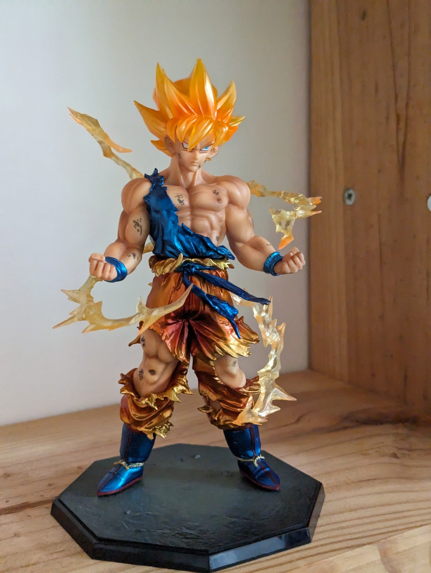 La seule figurine achetée lors de mon voyage au Japon. Son Goku en SSJ contre Freezer, évidemment.