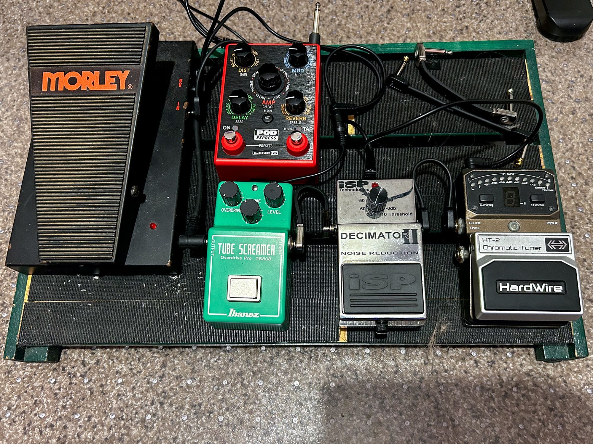 Old pedalboard that I built long ago. 19" wide. I have a Morley wah, Line6 multi-fx pedal, Ibanez TS-808 overdrive, Decimator II noisegate, and a DigiTech HardWire tuner