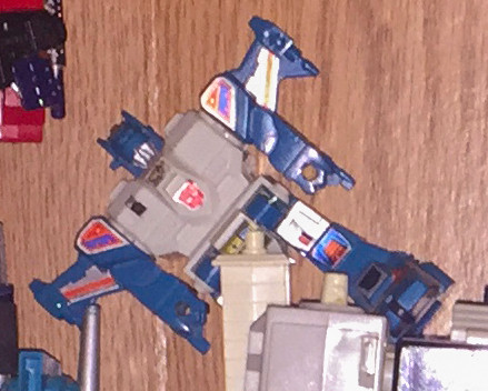 One of the Jump Starter autobot transformers in blue & white