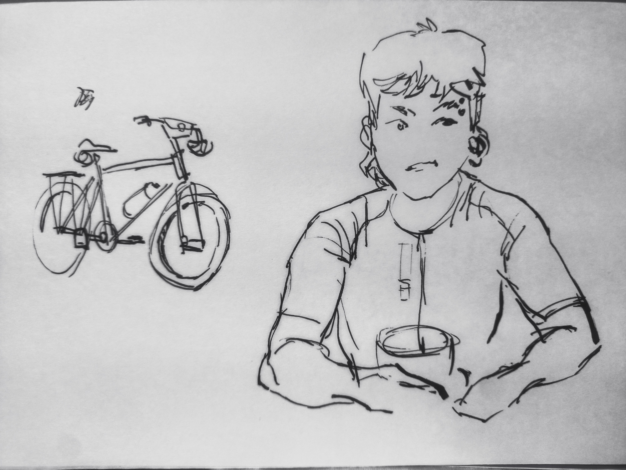 sketch de uma bicicleta e uma pessoa de frente, ela tem piercing na sobrancelha e orelha esquerdas, e veste uma roupa apertada de ciclismo