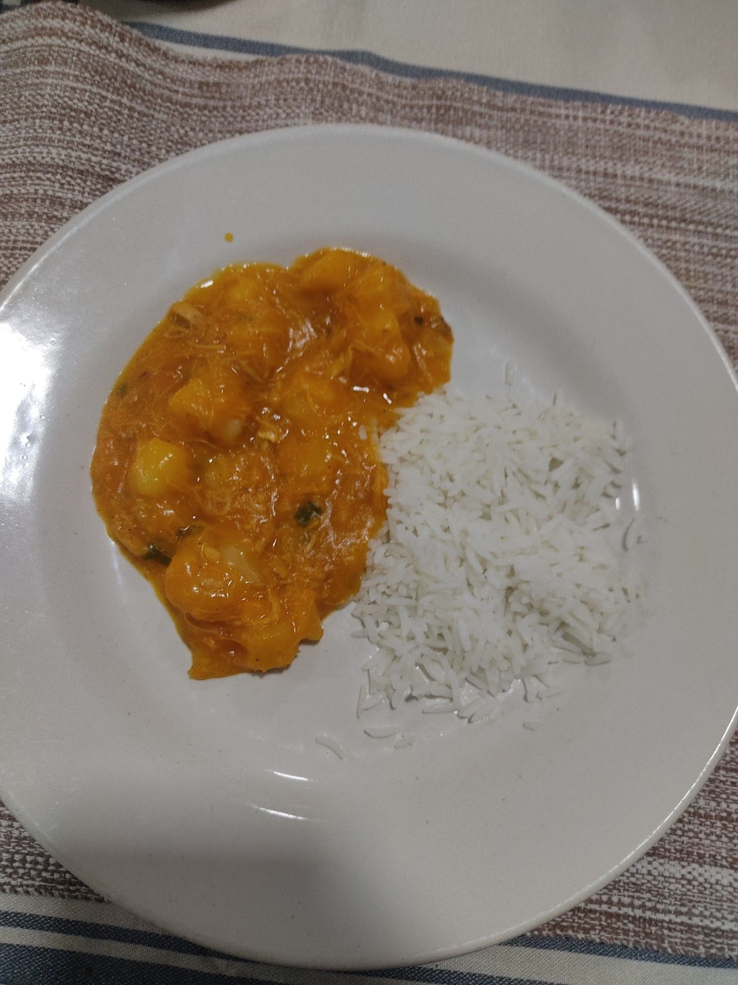 arroz + caldo de mandioca com frango