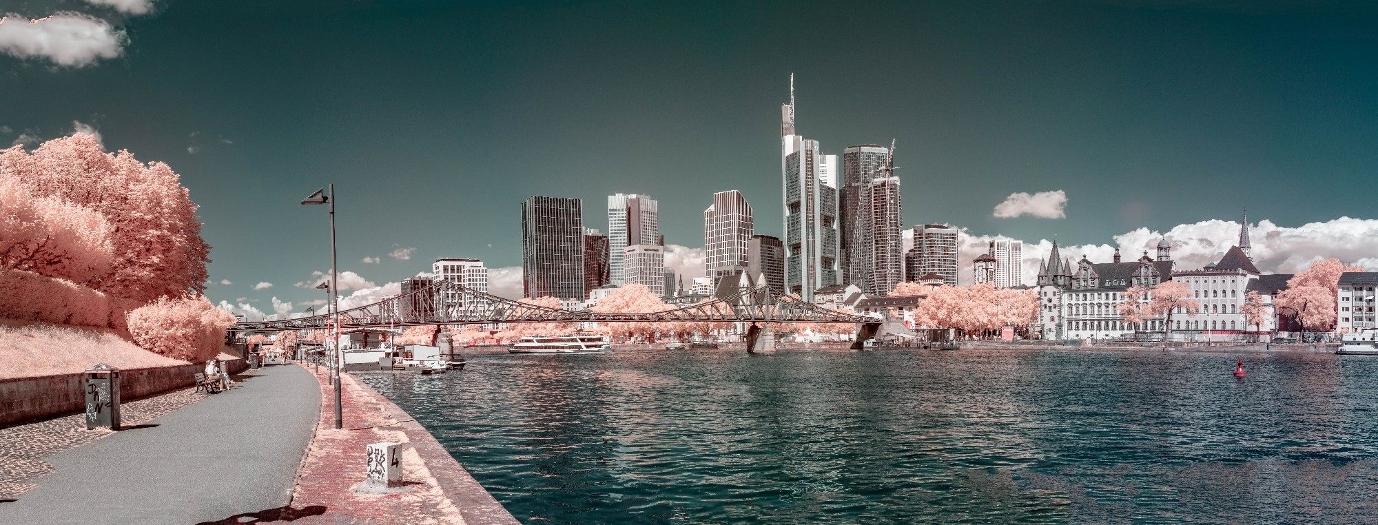 Frankfurt in infrared 620nm