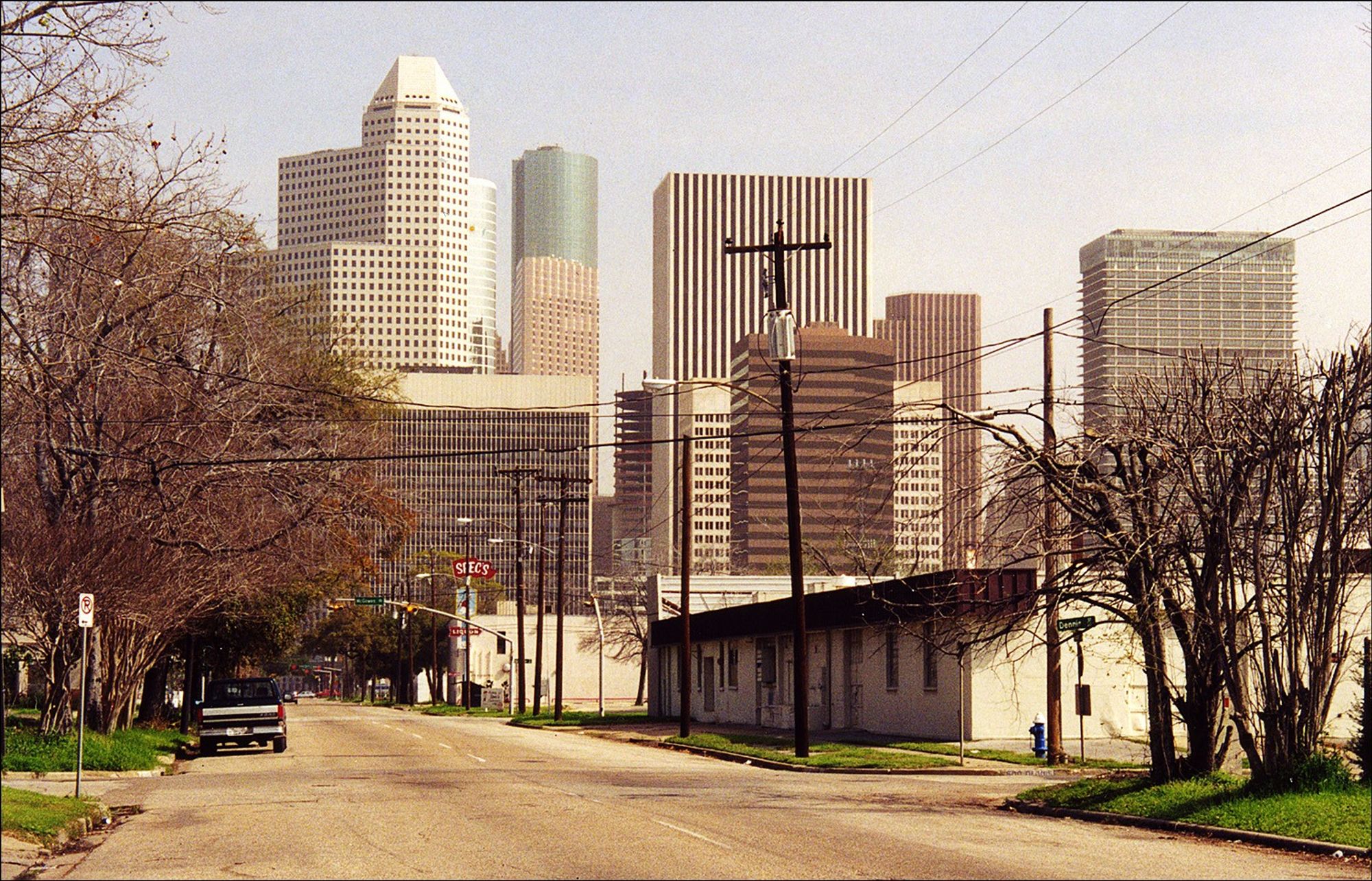 Brazos St and Dennis, south west of the city centre in Houston, Texas, USA, 2001.