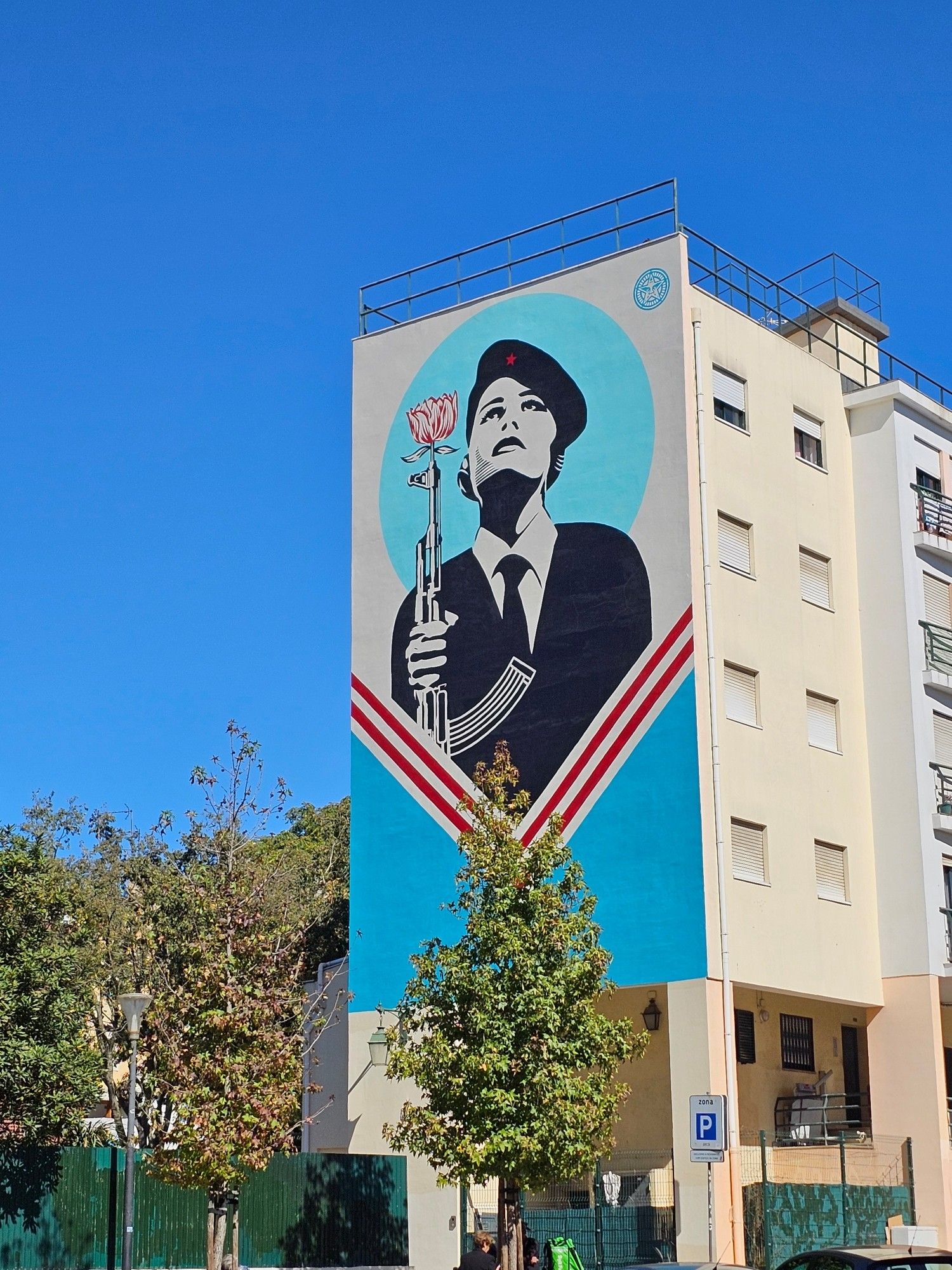 Mural remembering the carnation revolution