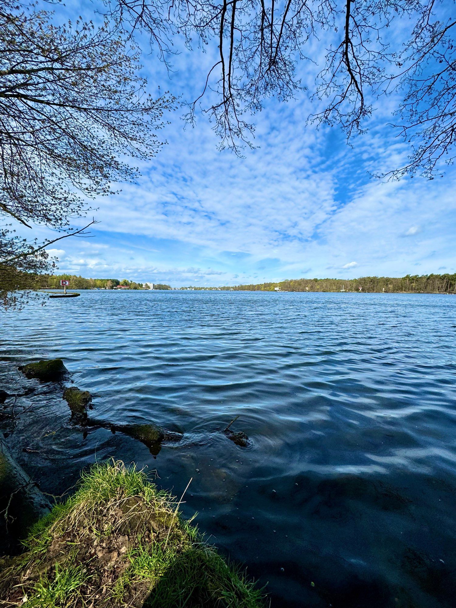 Schöner Morgen am See