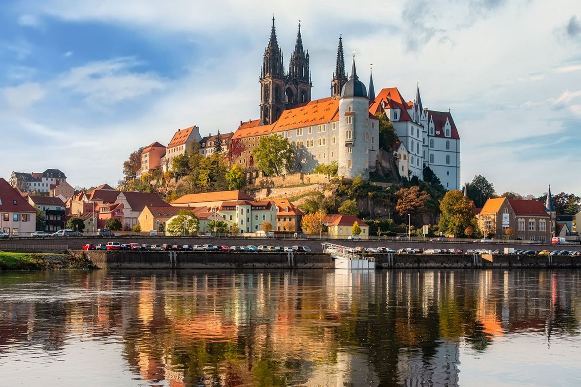 Die Albrechtsburg in Meißen thront über der Elbe