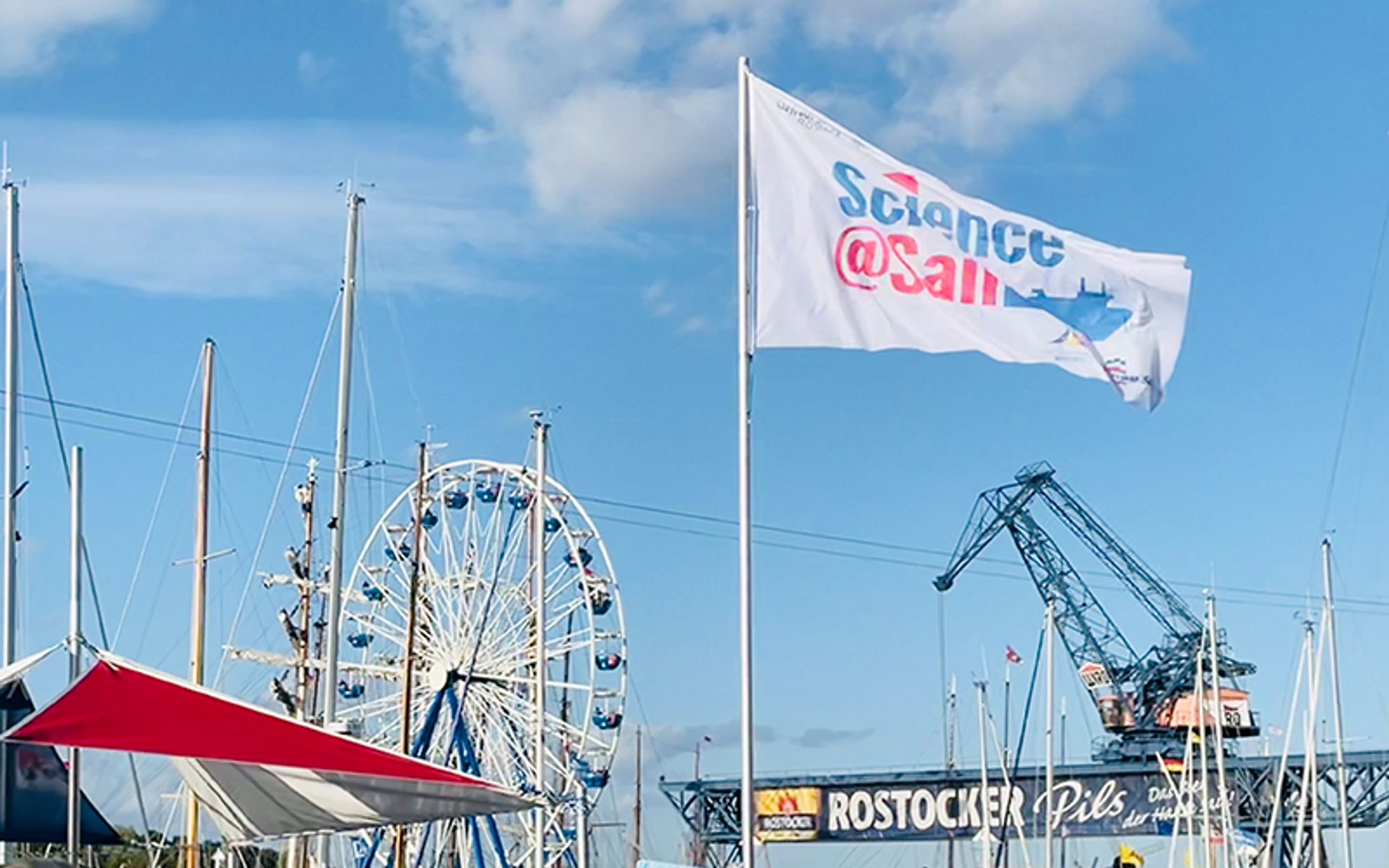 Zusammen mit der "Hanse Sail" startet heute auch die "Science@Sail" am Warnowufer in Rostock, bei der die Universität Rostock zusammen mit weiteren Wissenschaftsinstitutionen vom 8. - 11.8. ein spannendes und buntes Wissenschaftsprogramm präsentiert. | Foto: Universität Rostock