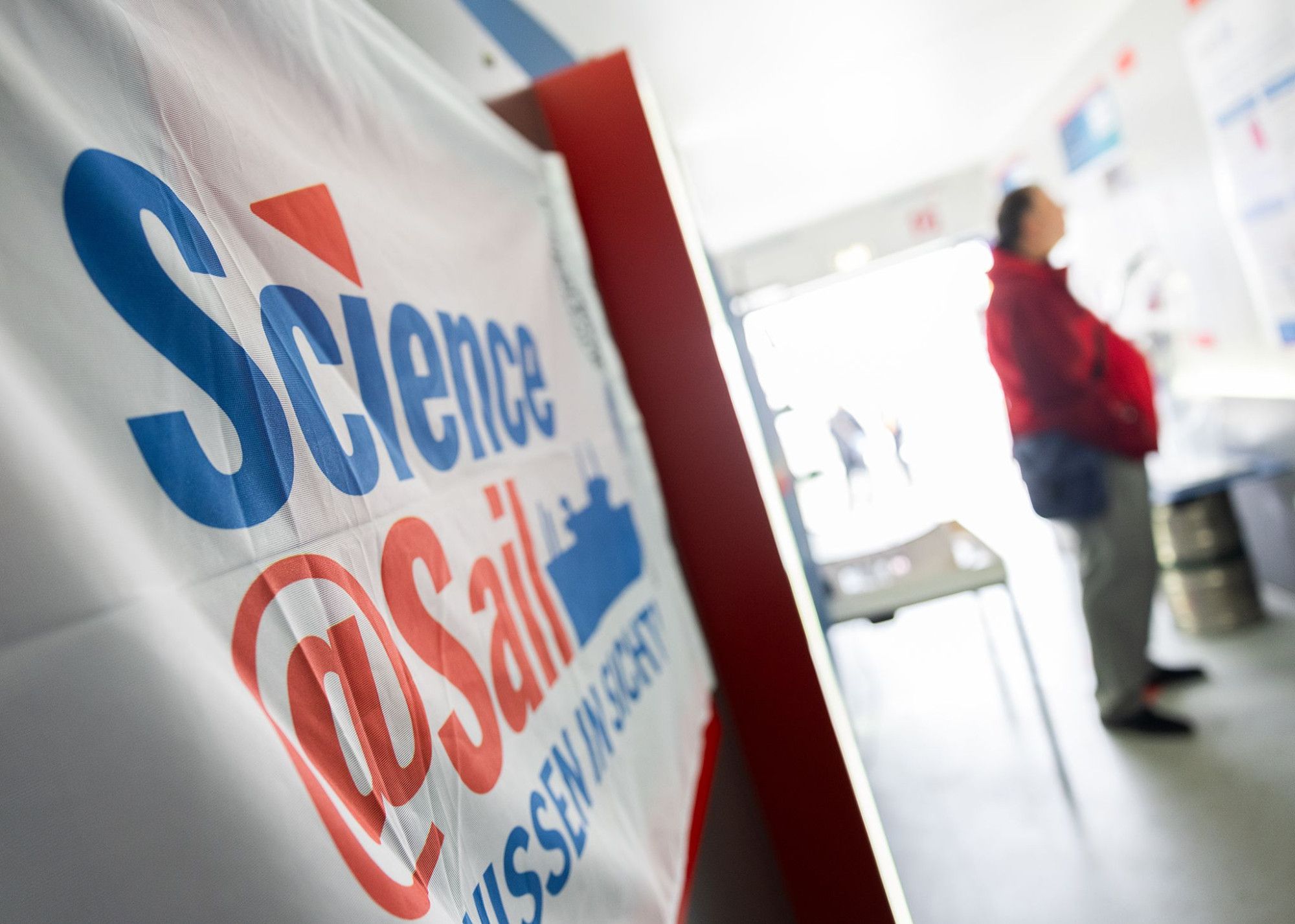 Die Science@Sail, die alljährlich von der Universität Rostock organisiert wird, ist eine spannende Bereicherung des großen maritimen Festes Hanse Sail in Rostock. Foto: Universität Rostock