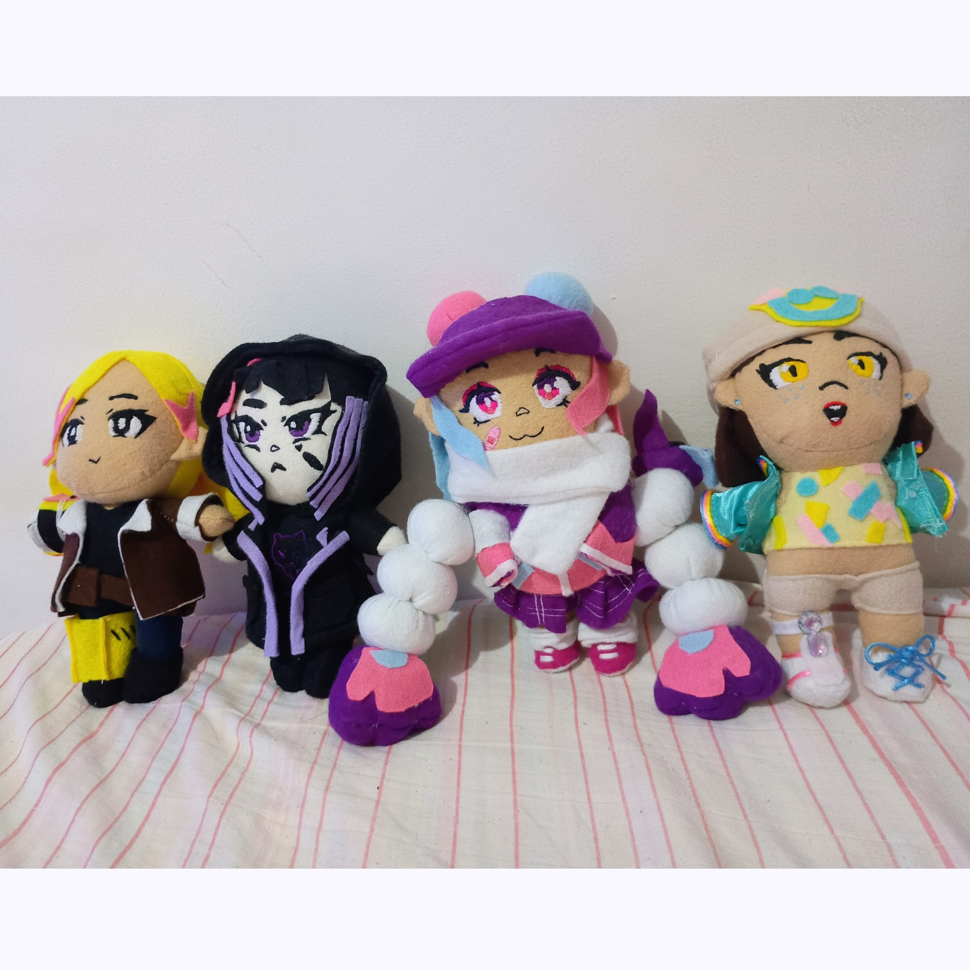 Plush doll
➡️ Penny, Halley, Leelah y Opal