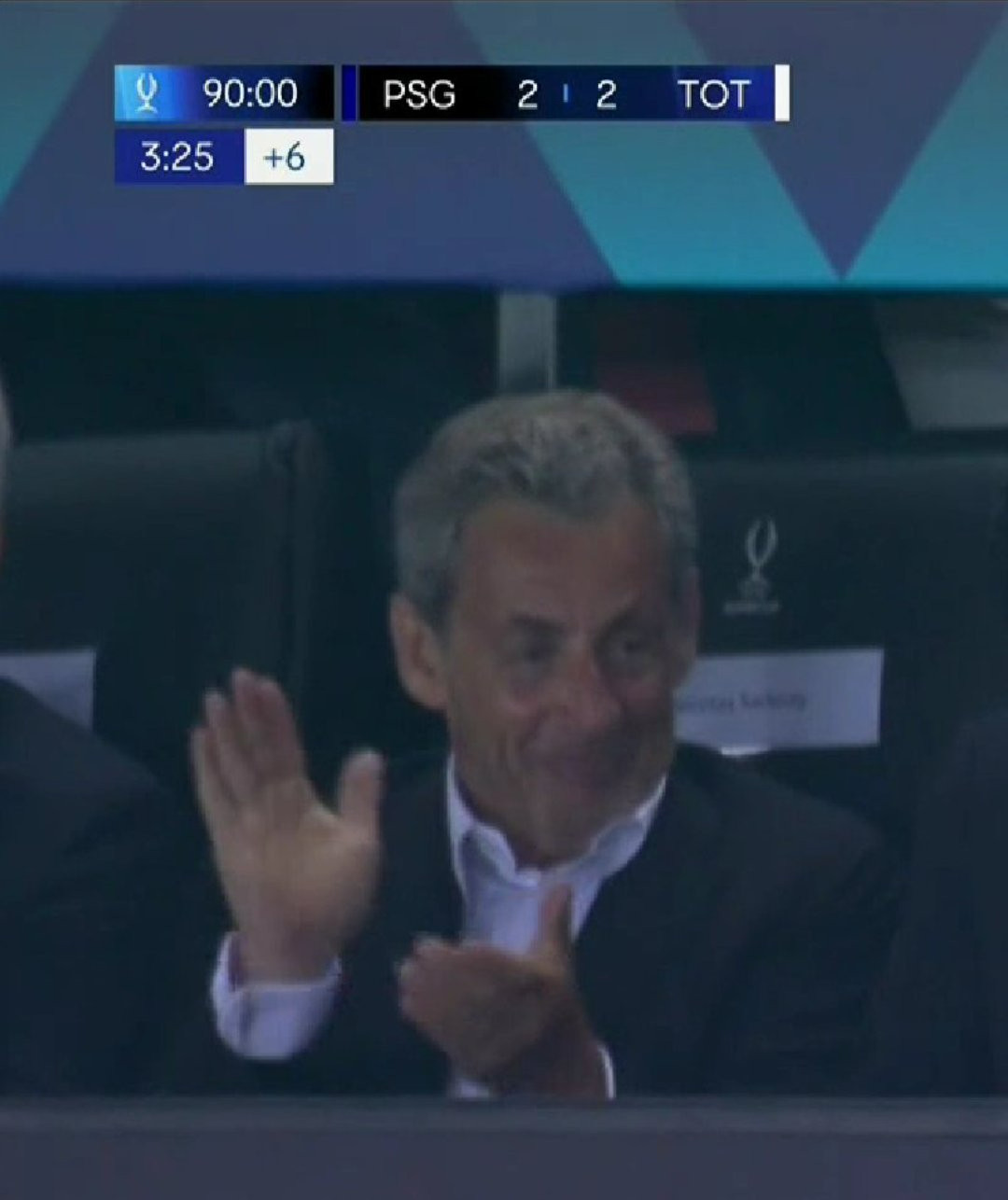 Capture d'écran de Nicolas Sarkozy dans les tribunes du stade d'Udine hier soir pour assister au match du PSG