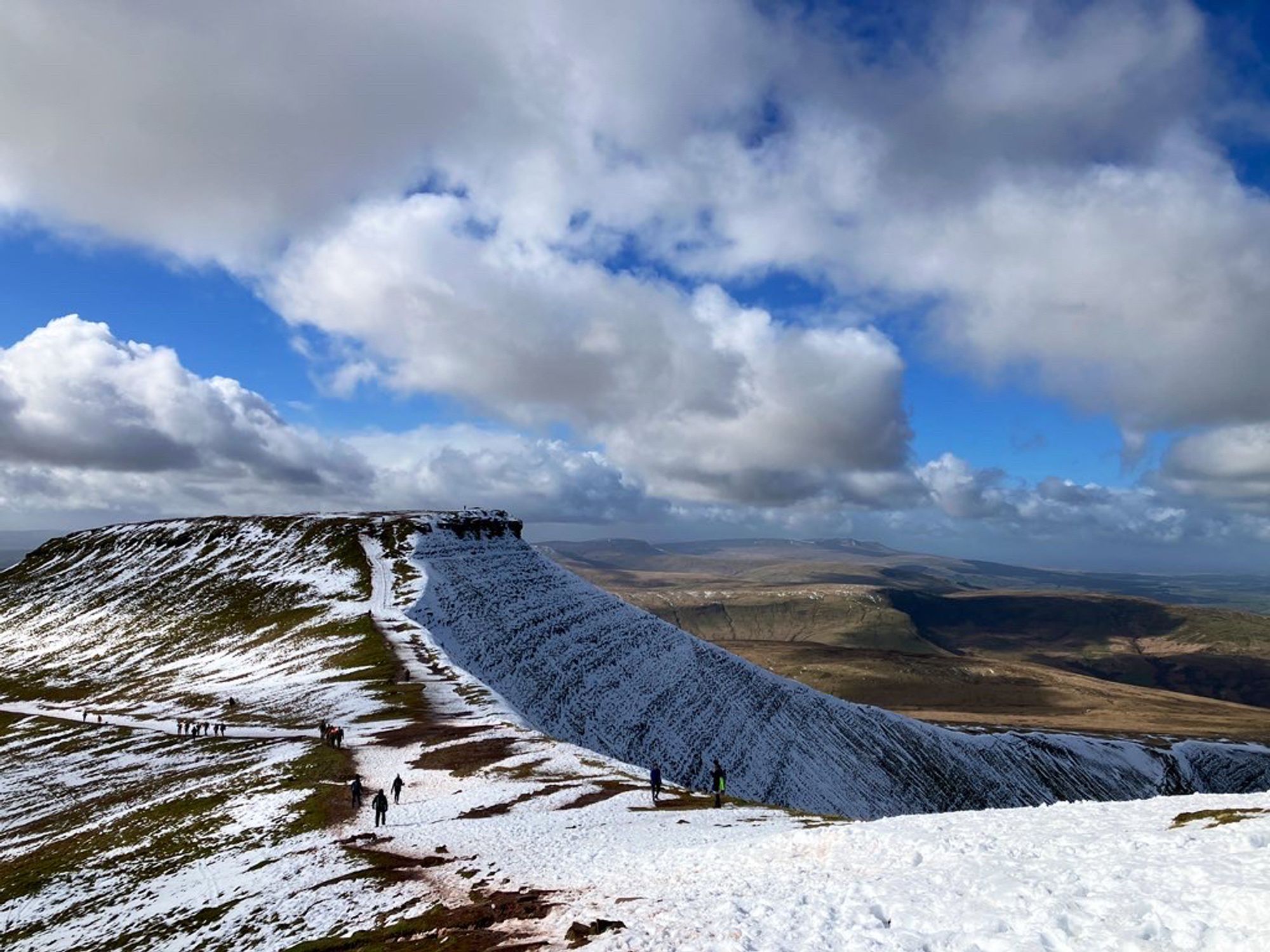 Looking toward Corn Du from Pen y Fan.