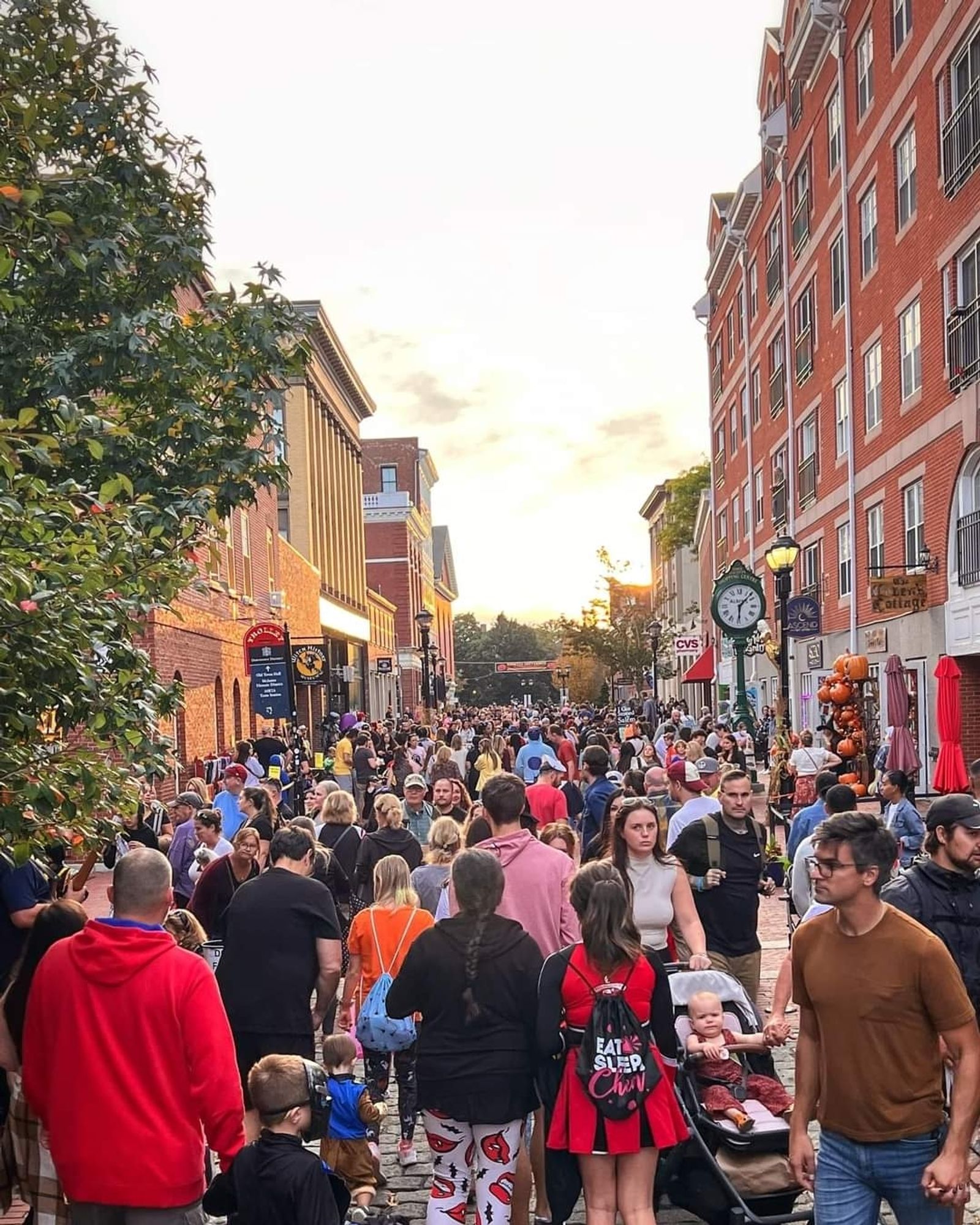 A pedestrianized street in Salem absolutely packed with tourists