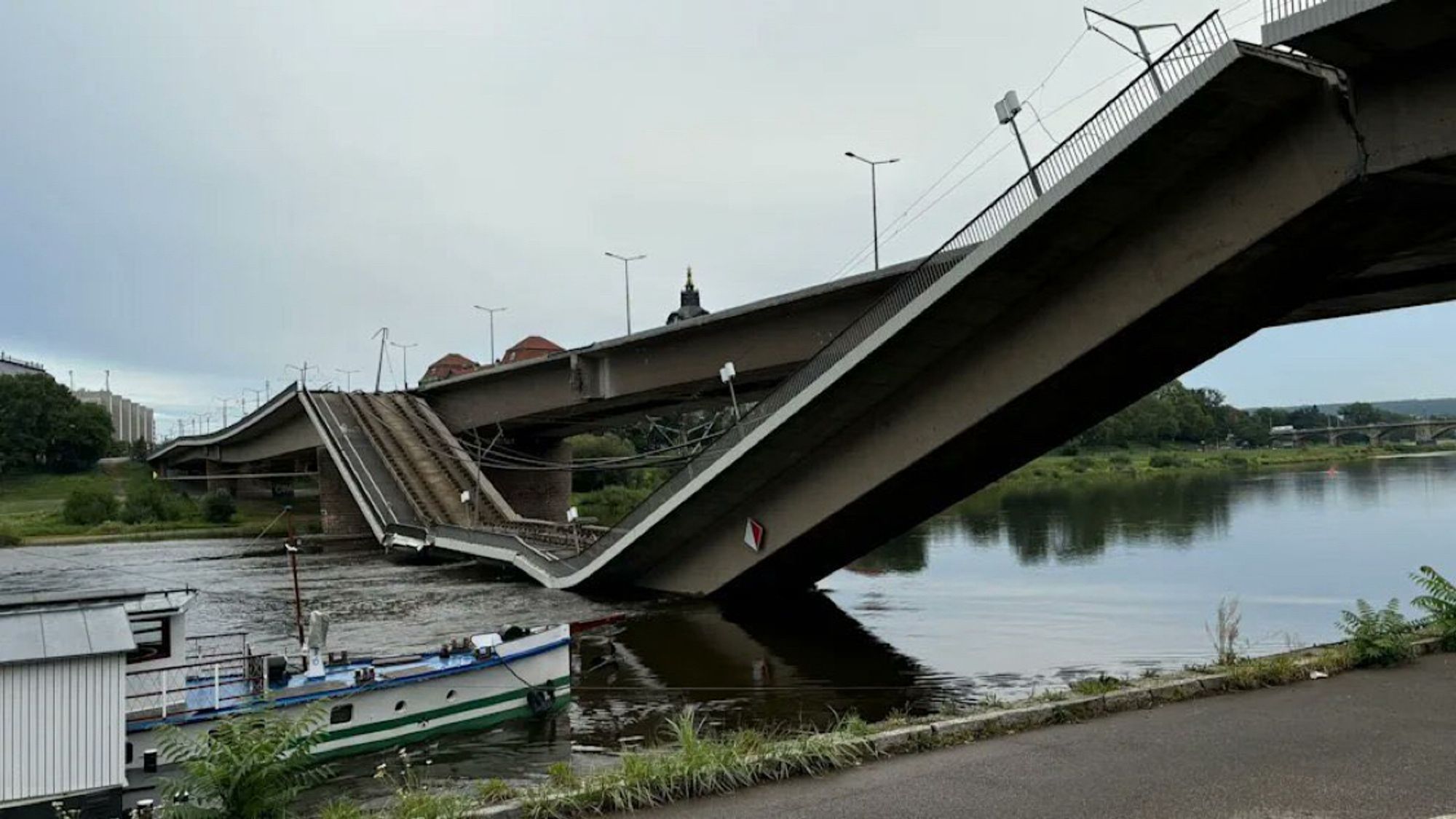 Eingestürzte Carolabrücke in Dresden