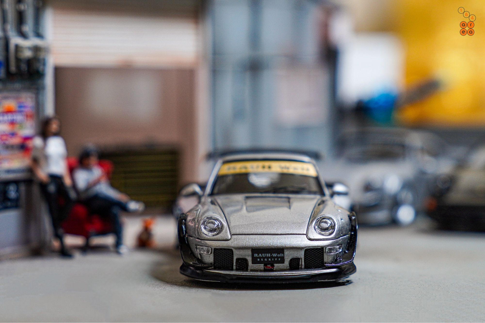 Porsche RWB 993 Ram-intra by Street Weapon in 1:64 scale with 1:64 figures on AREA 164