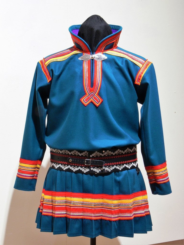 Sámi traditional clothes