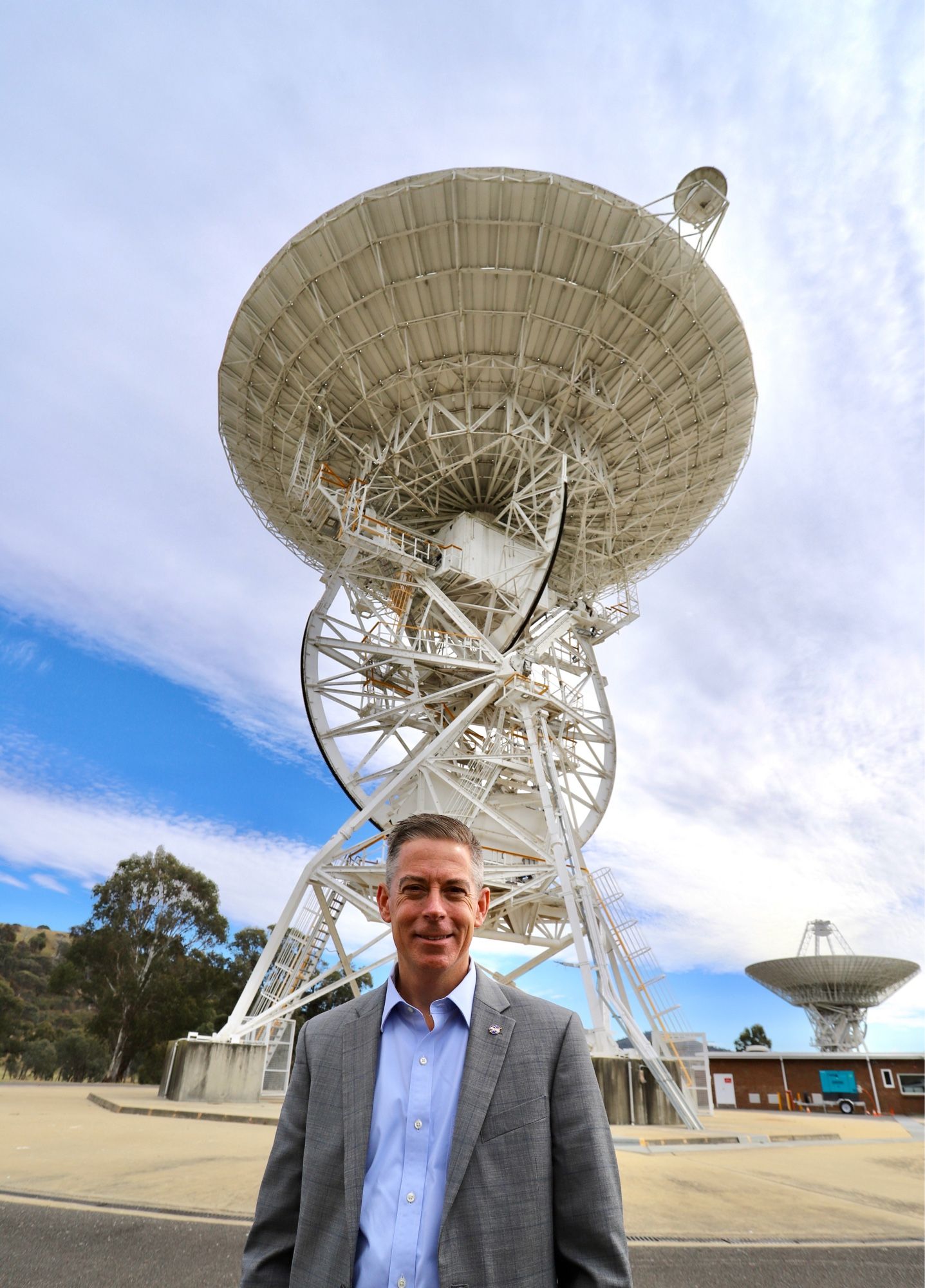 Honoured to have NASA’s Deputy Associate Administrator for Space Communications and Navigation, Kevin Coggins visit us @CanberraDSN to speak with staff and local students about the important role of the Deep Space Network which marks 60 years of operations. 📡