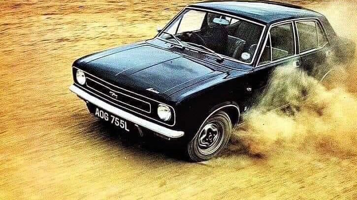 Eat my silicon dioxide! The best car in the world, this #MorrisMarina TC going sideways as the driver uses the advanced steering and suspension of the car to negotiate a sand castle on Perranporth Beach in 1972. Good mourning - http://miniphernalia.co.uk