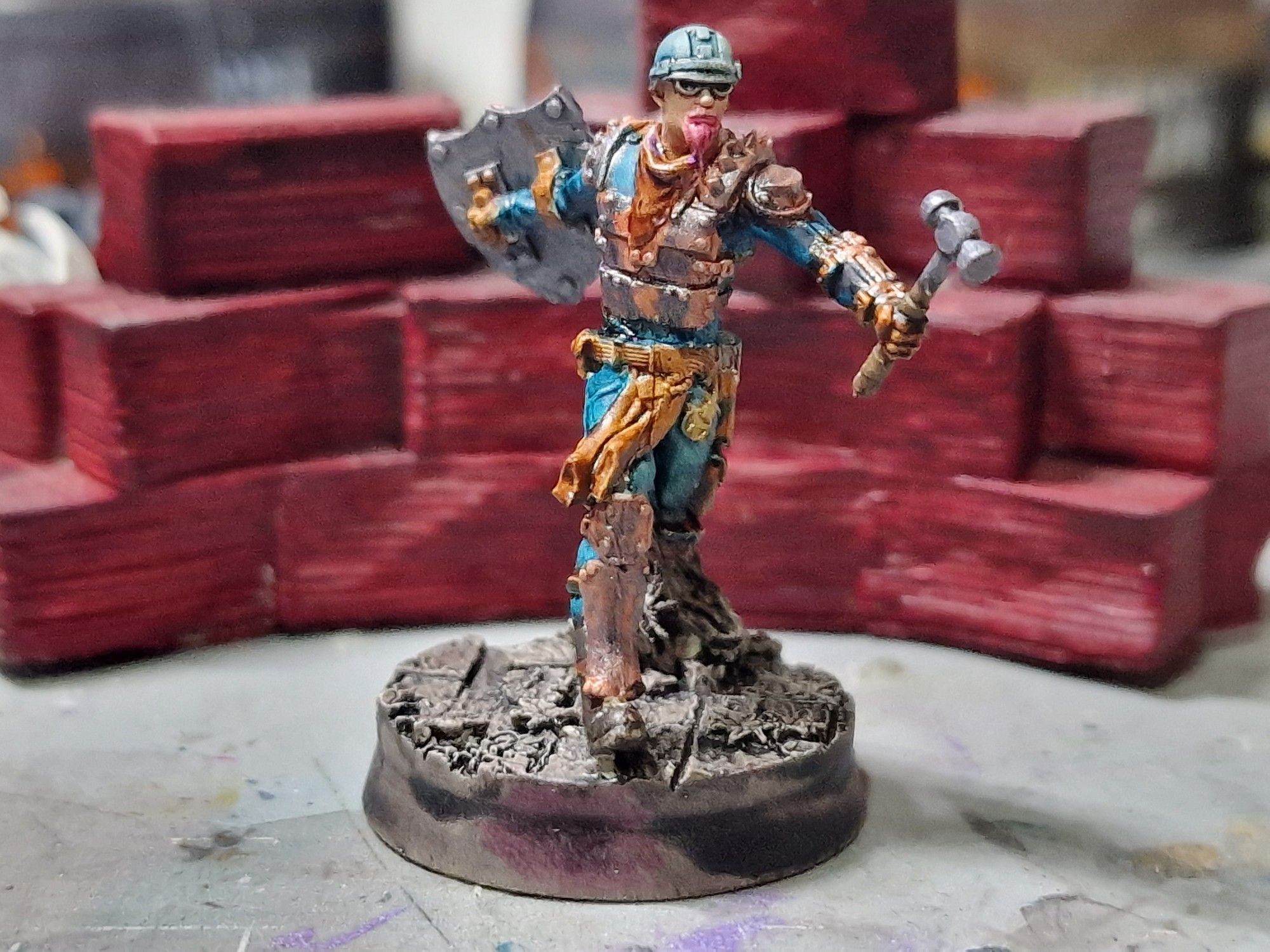 Frontal del Mercenario Capitán Hammerica pintado. Miniatura de Punkapocalyptic.