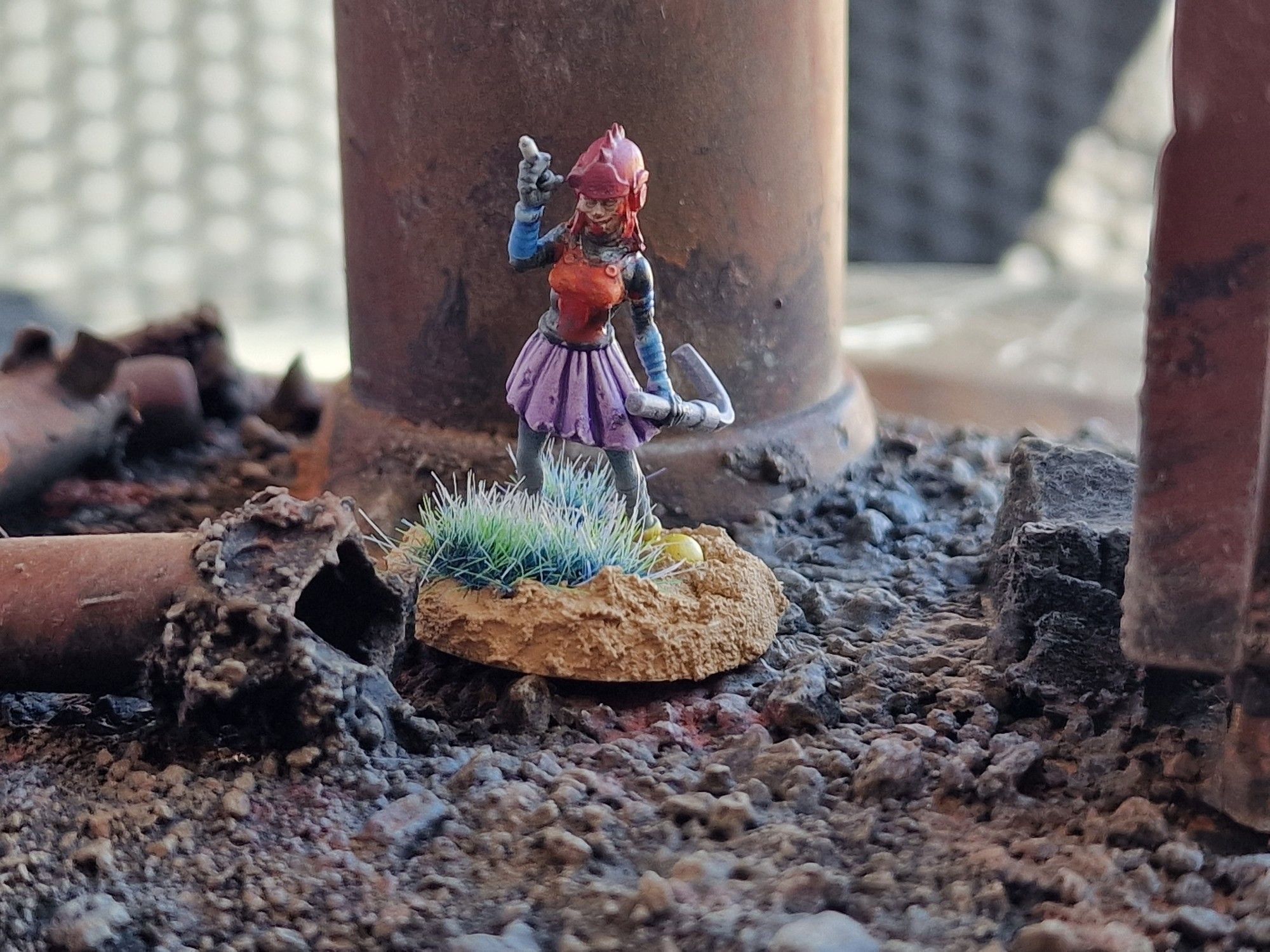 Miniatura de una niña de Masters of the Wasteland montada como cosechadora de los Idos del juego Punkapocalyptic