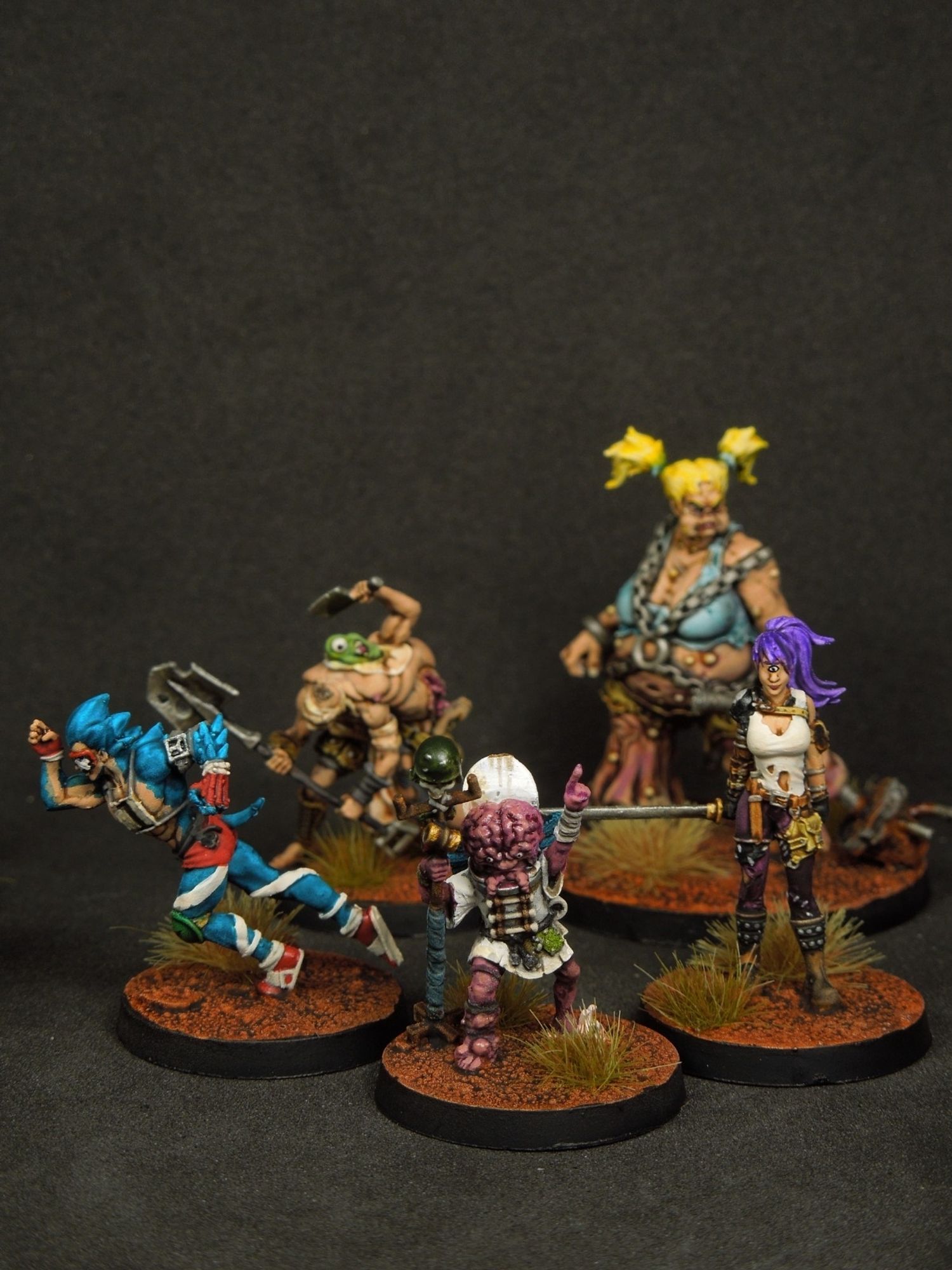 Las cinco miniaturas de mutardos de la caja básica de Punkapocalyptic