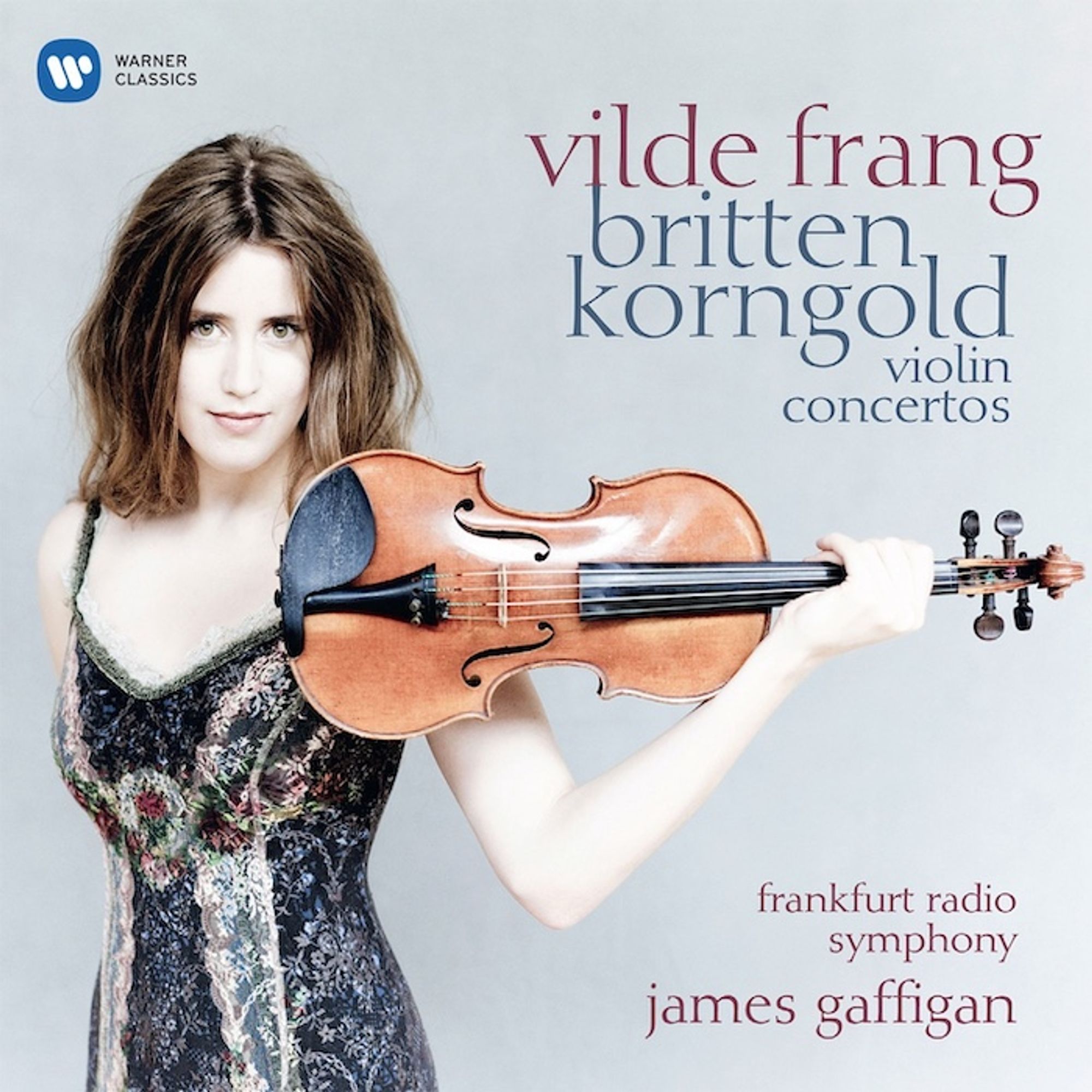 The cover of Vilde Frang's recording of the Britten & Korngold violin concertos with the frankfurt radio symphony.