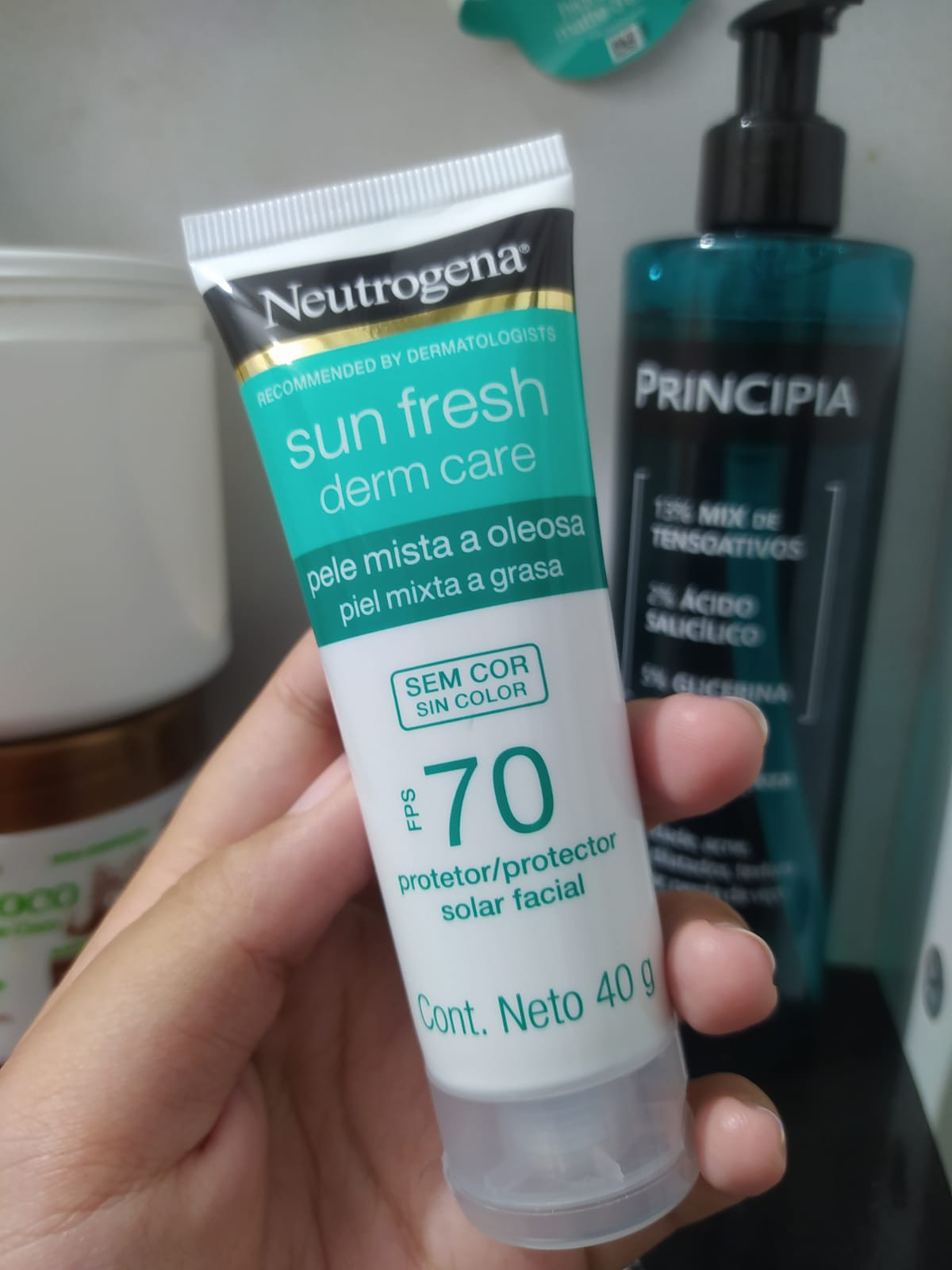 Protetor solar facial da Neutrogena.
Recomendado pelos dermatologistas
sun fresh
derm care
Para pele mista e oleosa.
Sem cor
FPS 70
40g