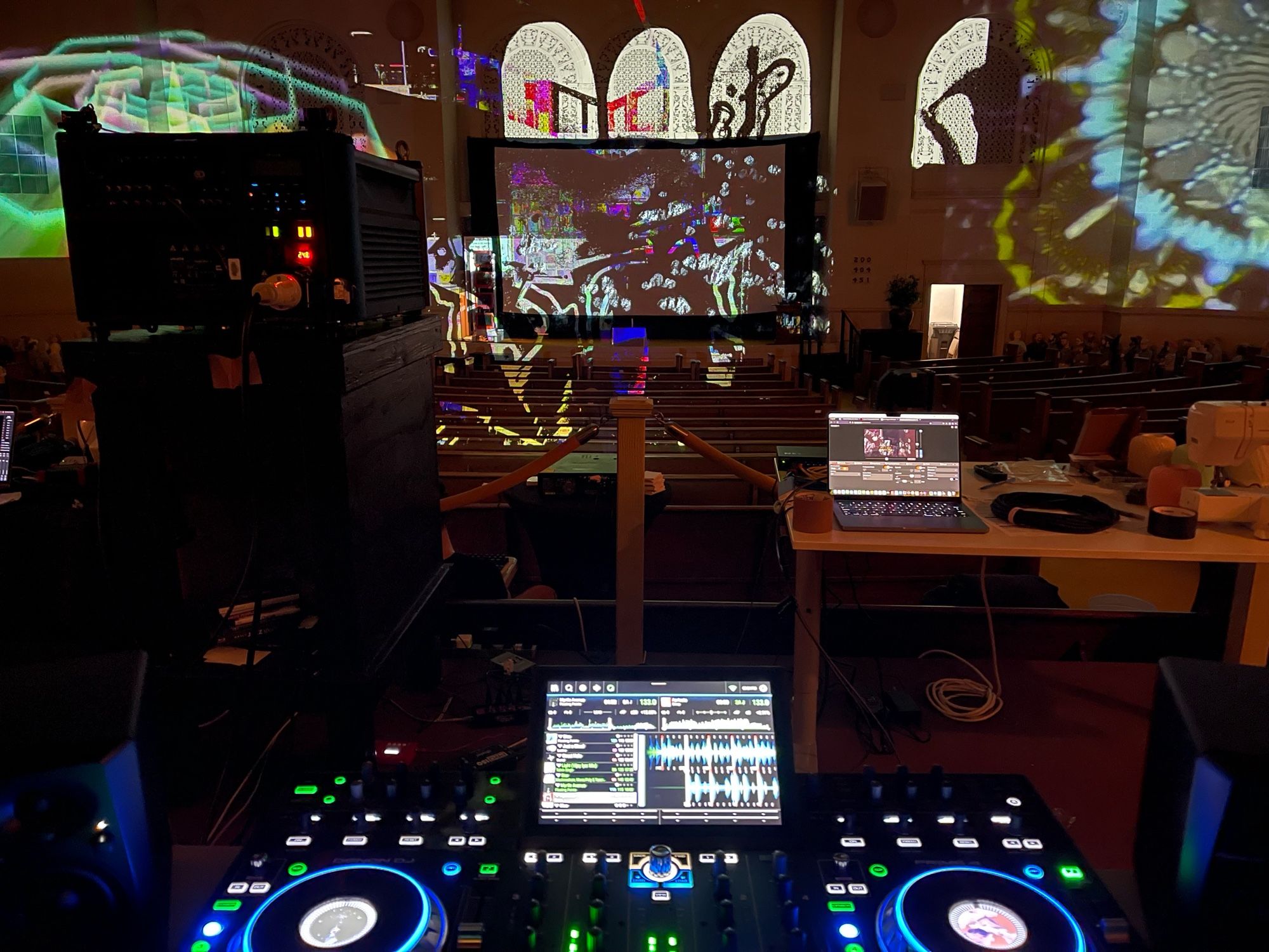 Dj mixer and VJ projections