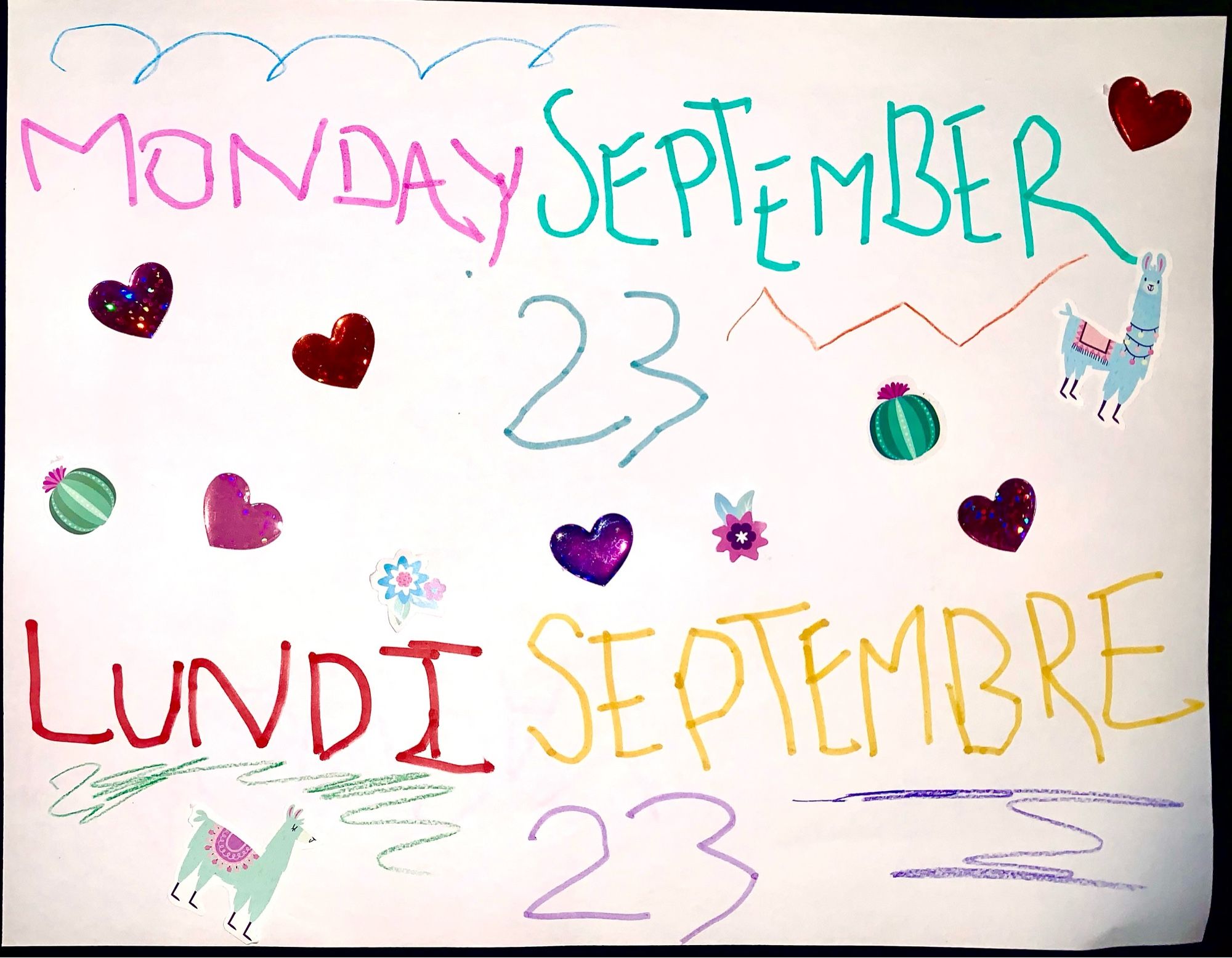 Preschooler wrote with  crayon Monday September 23

Un enfant de préscolaire écrit avec un crayon Lundi 23 Septembre