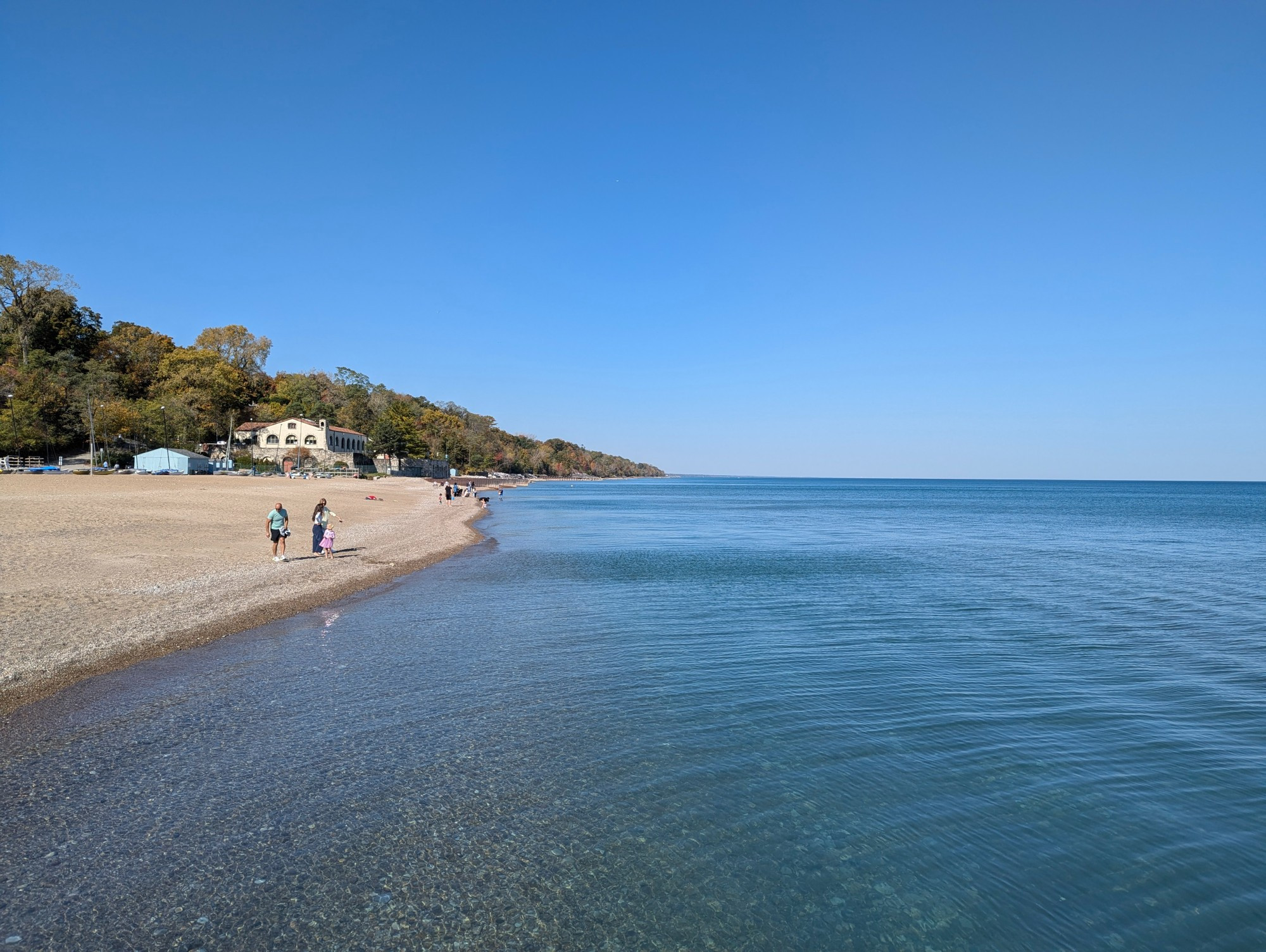 A view of the lakshore, toward the north. 