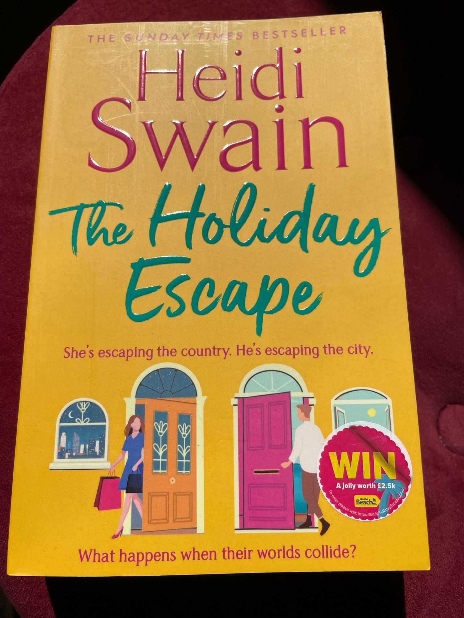 book cover of The Holiday Escape by Heidi Swain